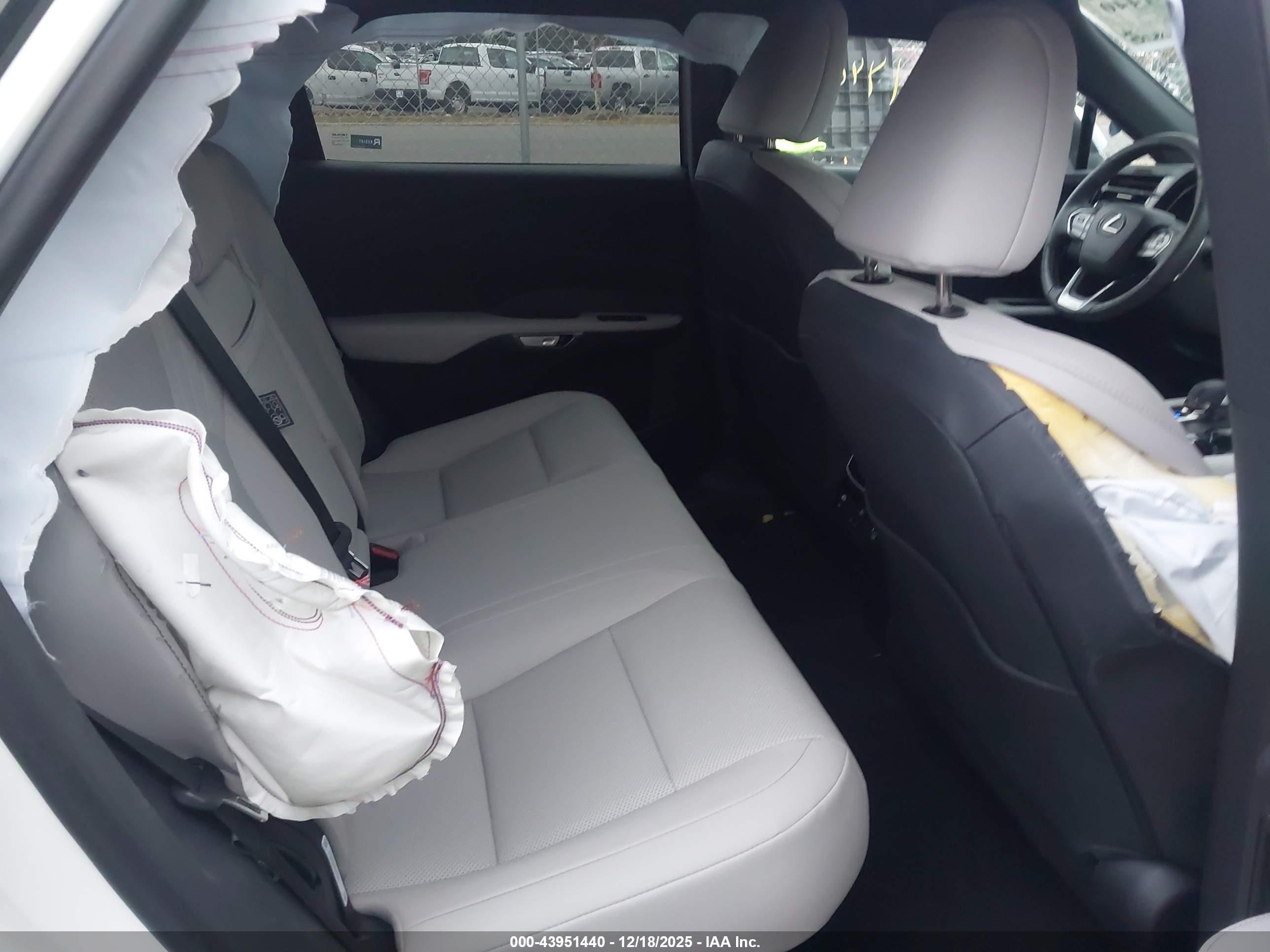 LEXUS RX image 8