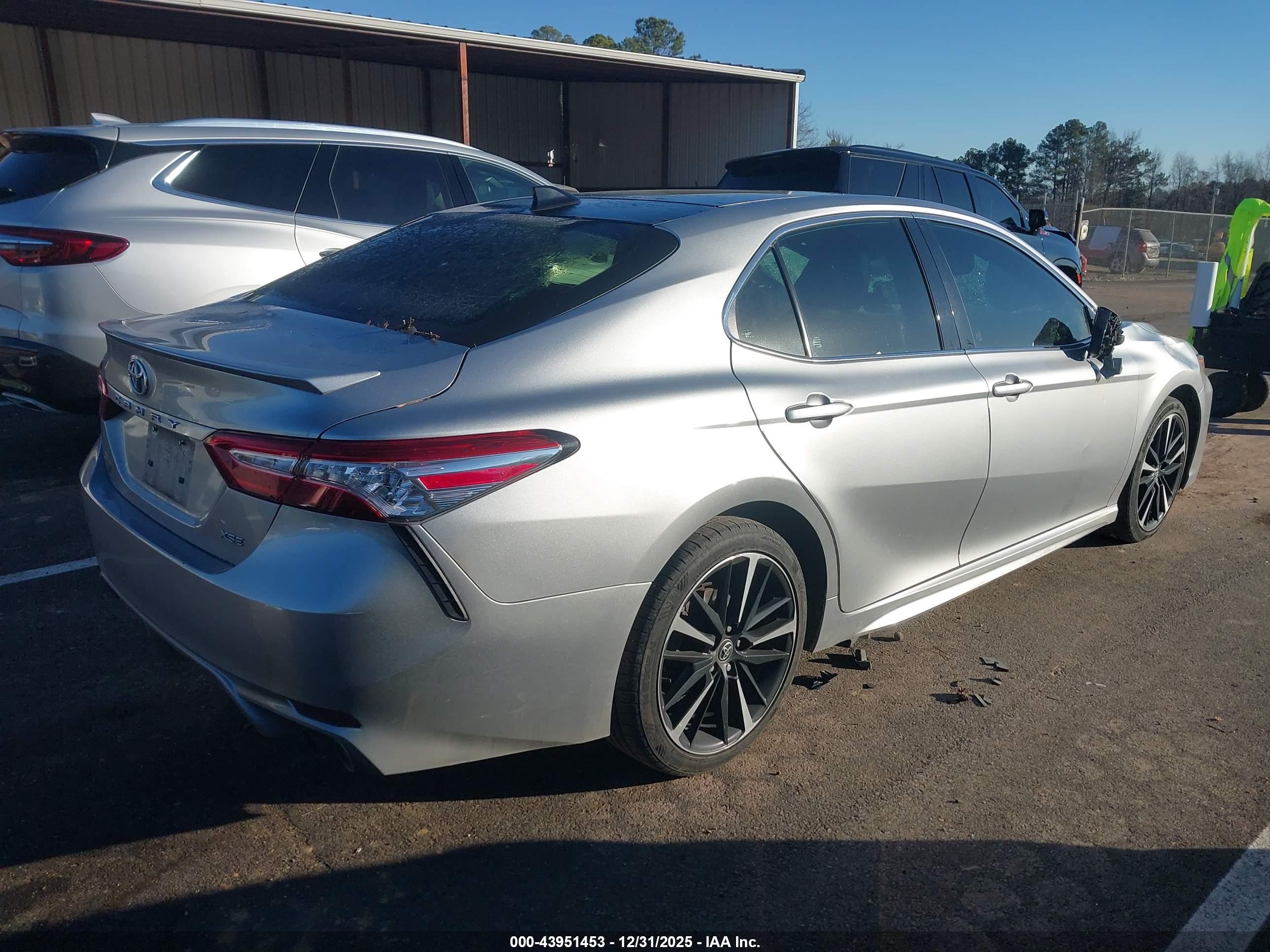 TOYOTA CAMRY image 4