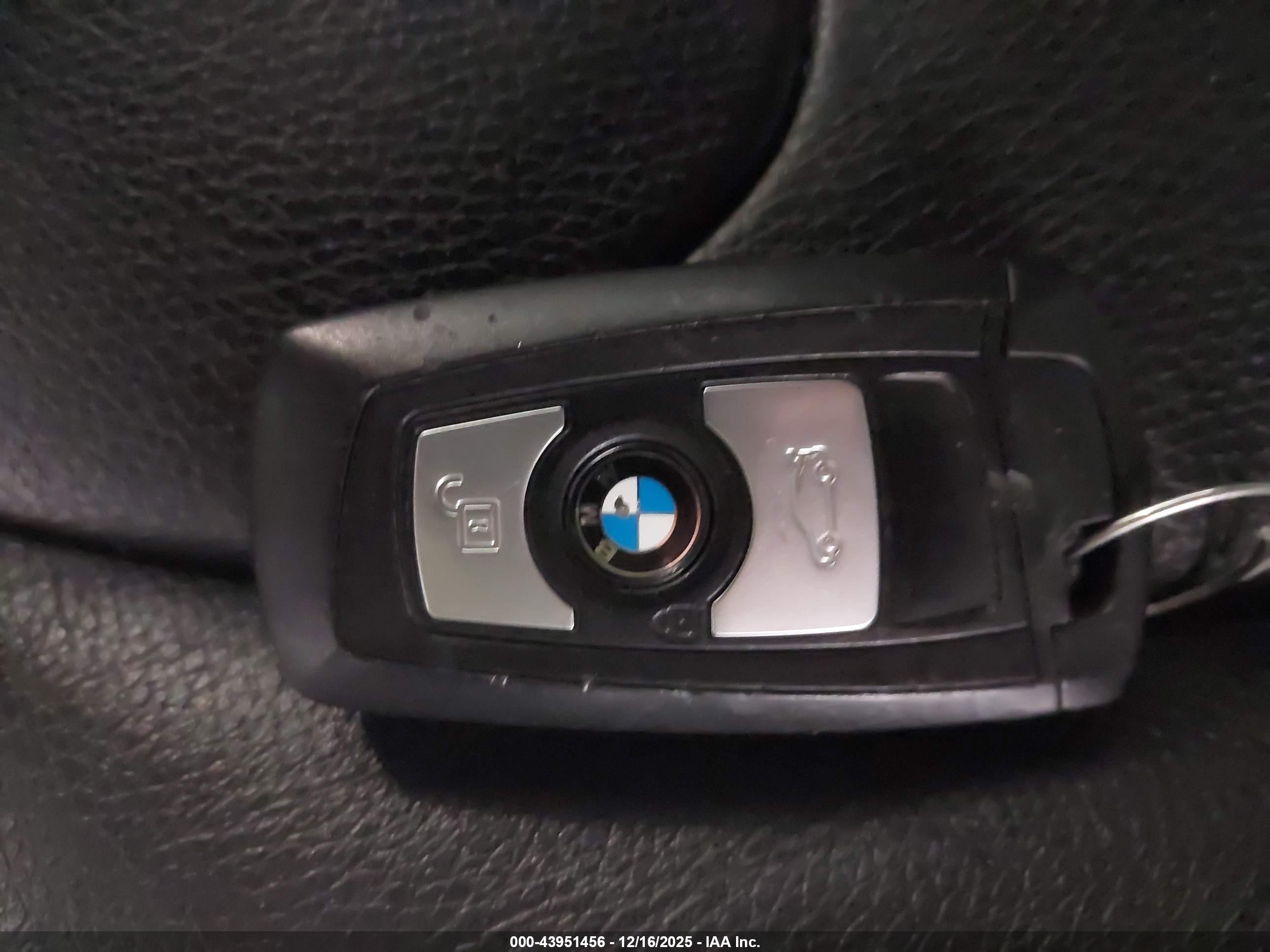 BMW 328I image 11