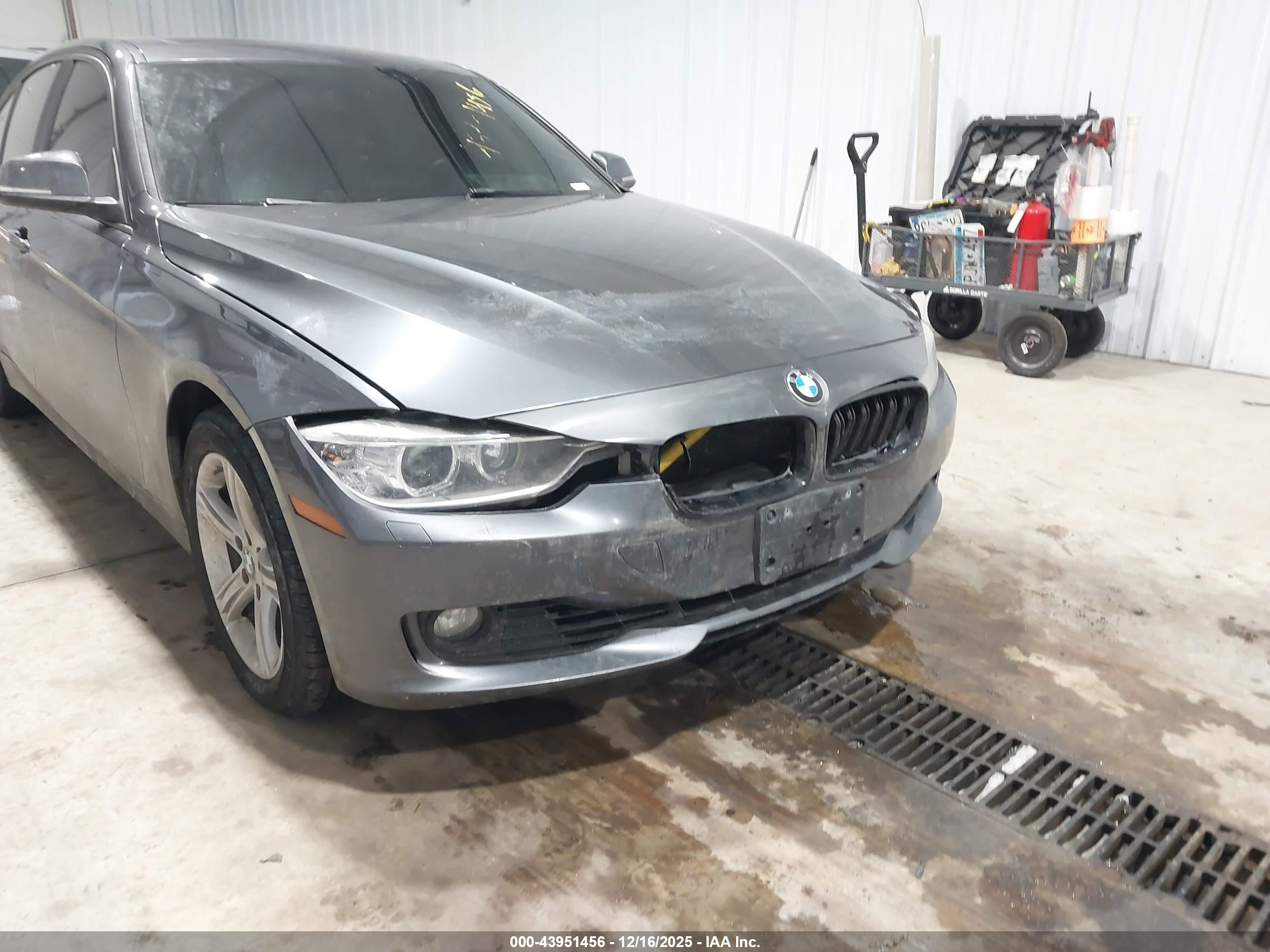 BMW 328I image 6