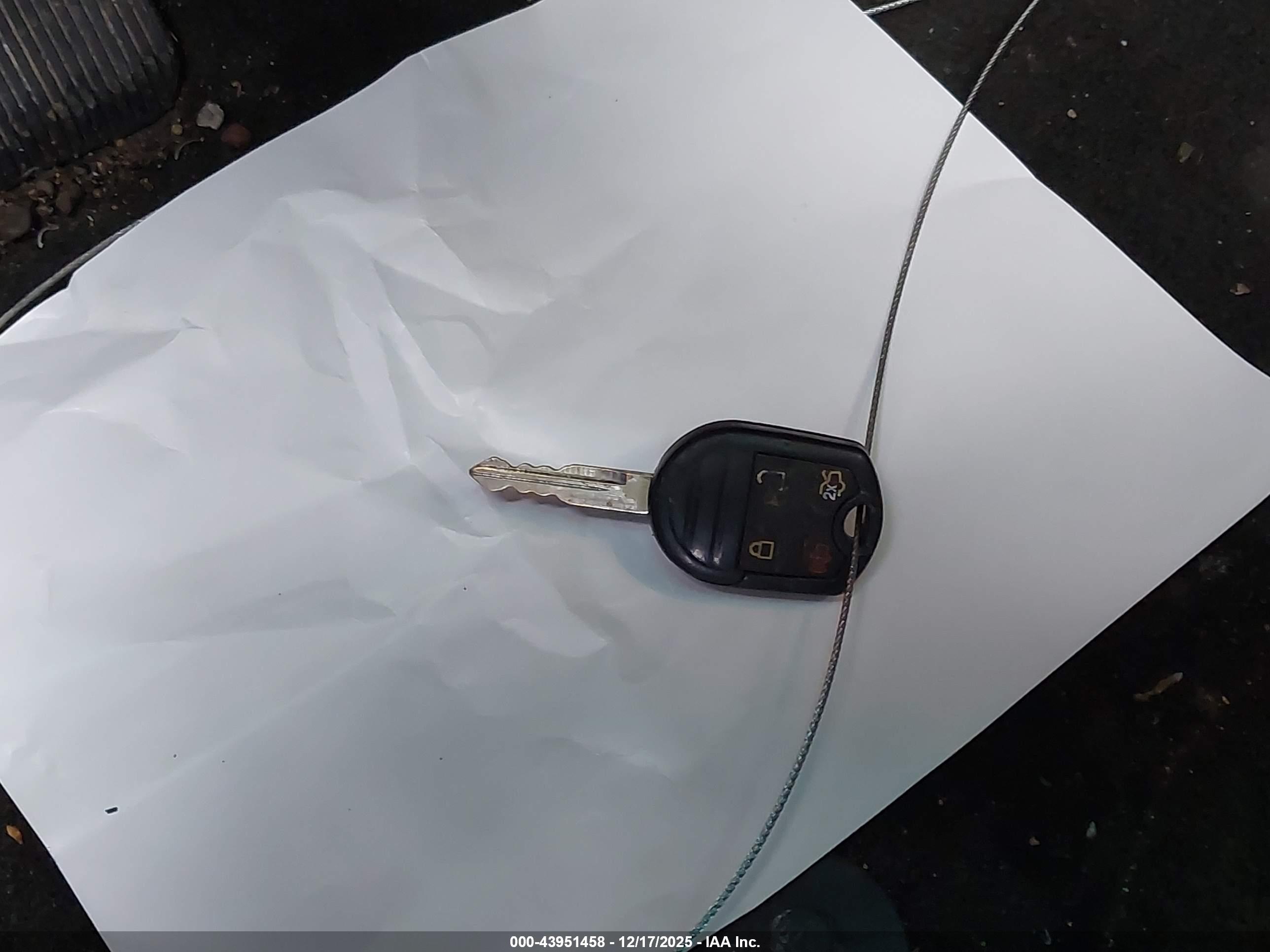 FORD EXPLORER image 11