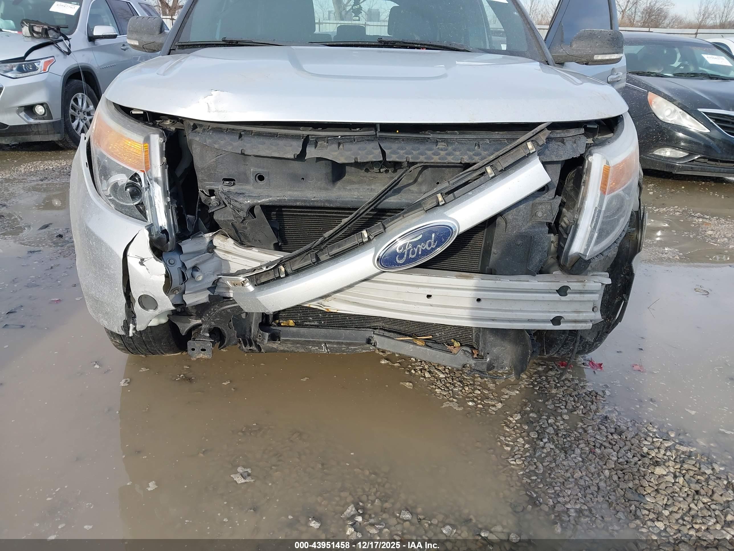 FORD EXPLORER image 6