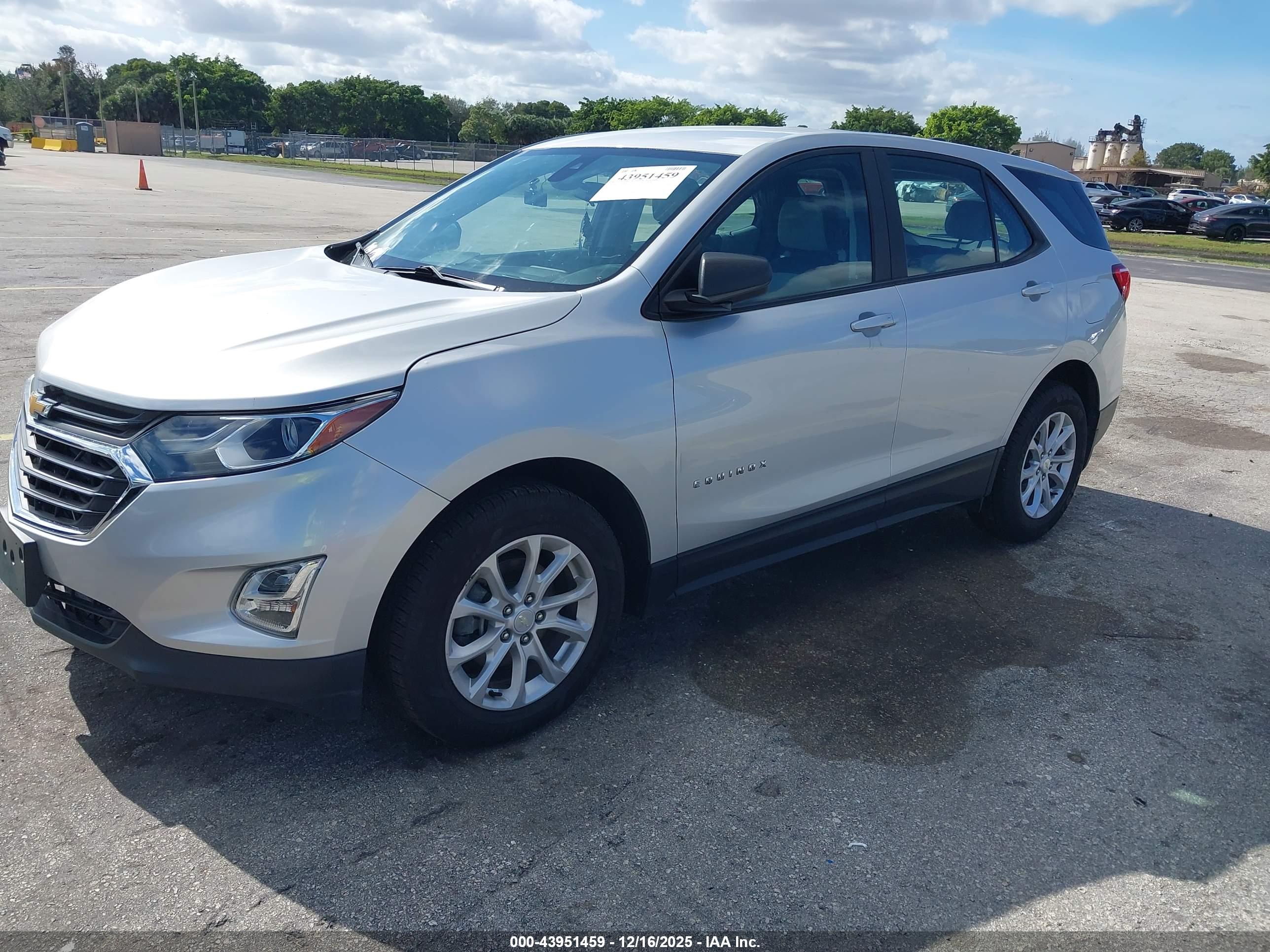 CHEVROLET EQUINOX image 2