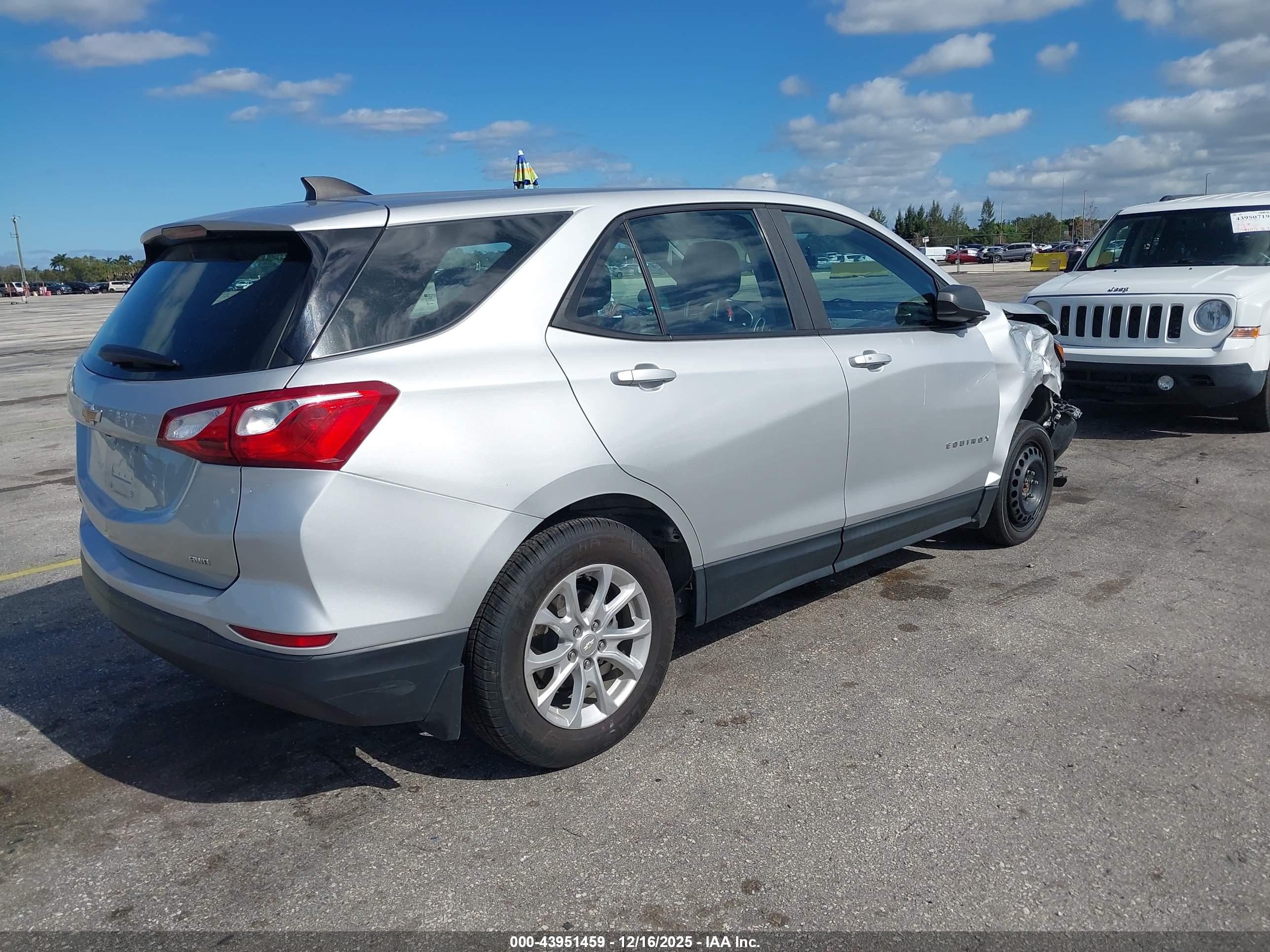 CHEVROLET EQUINOX image 4