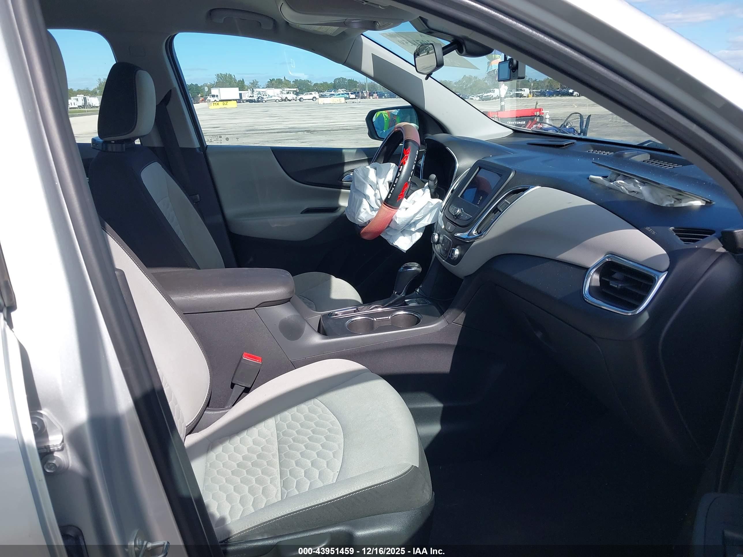 CHEVROLET EQUINOX image 5