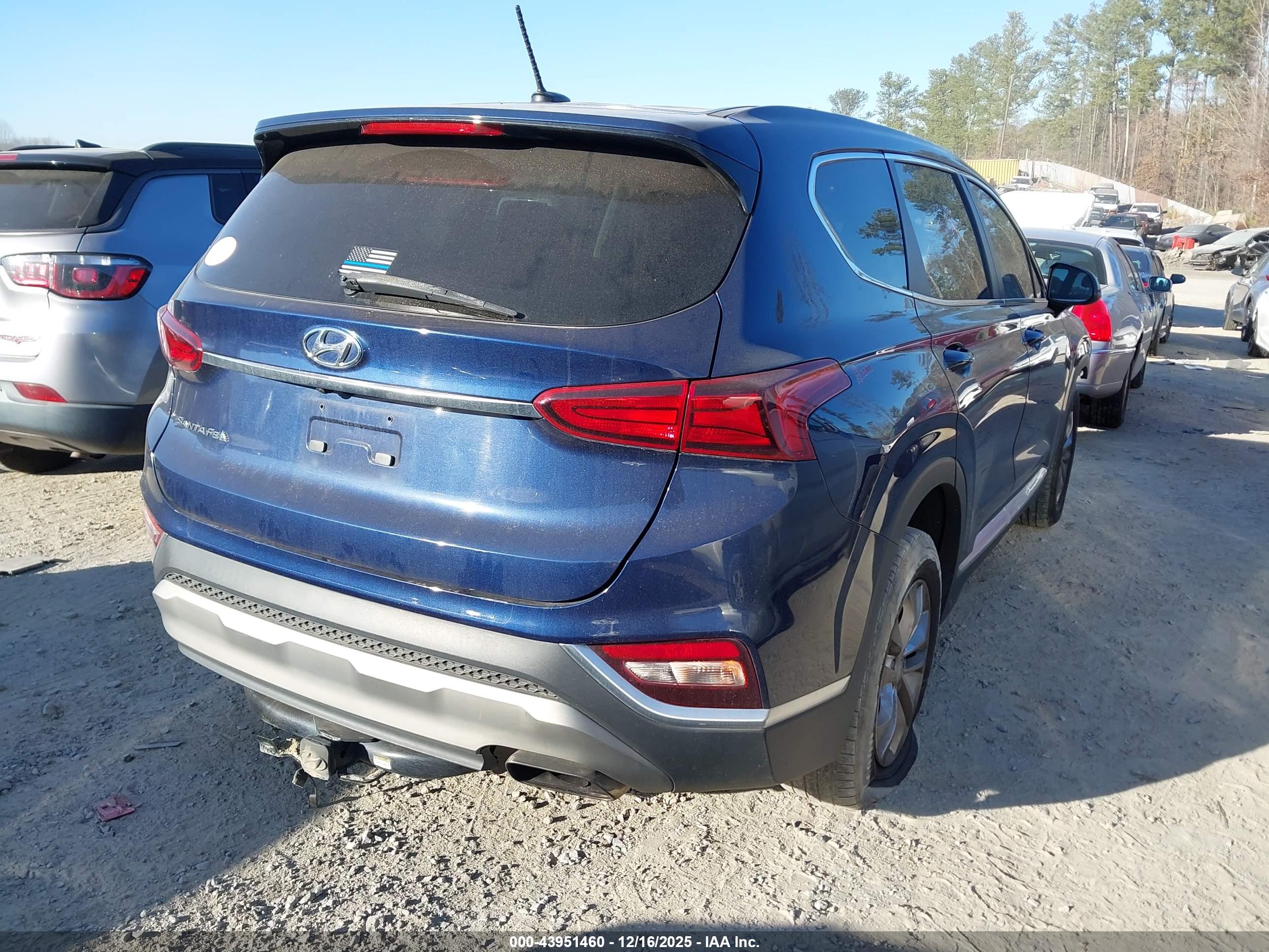 HYUNDAI SANTA image 4