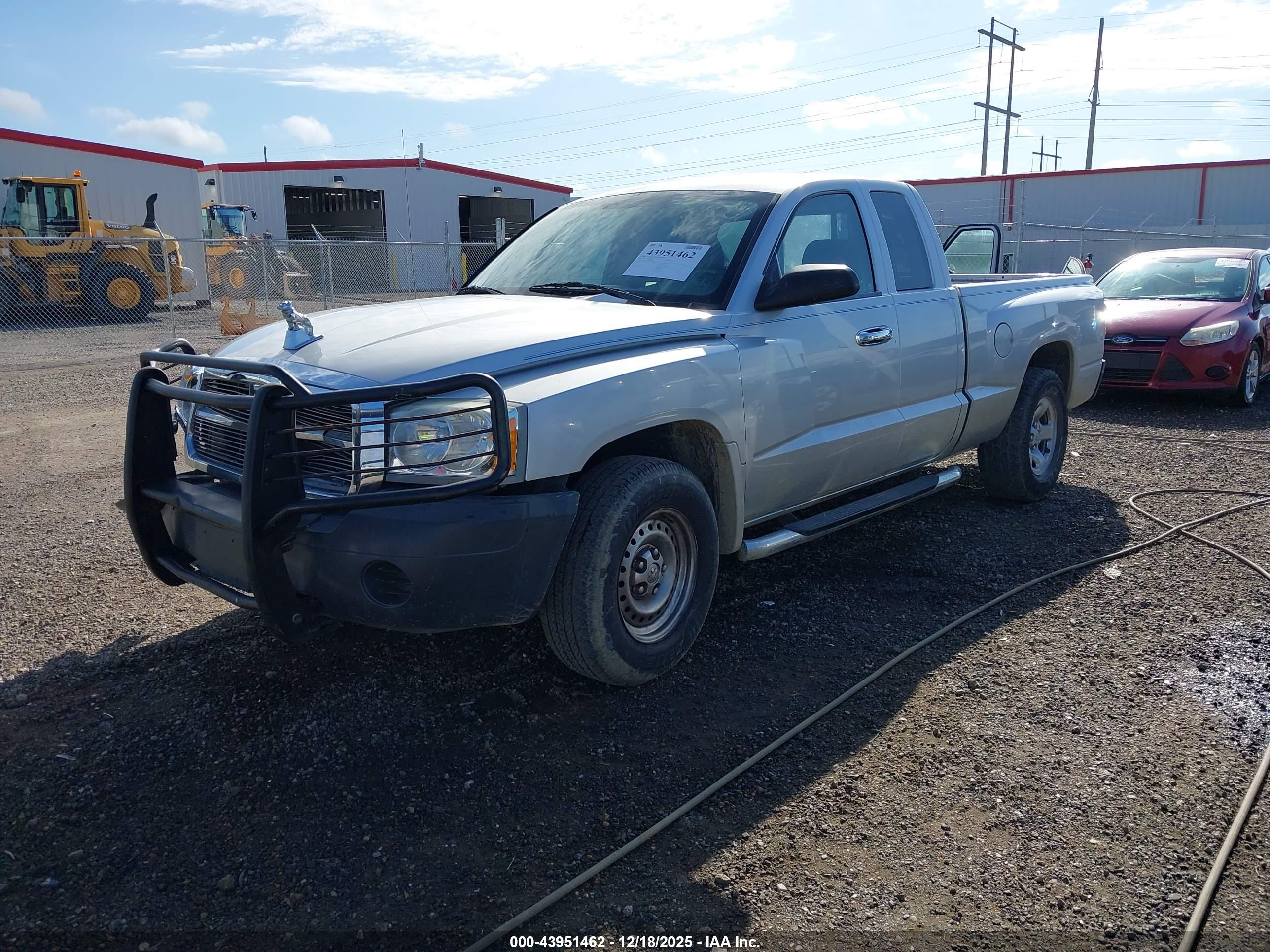 DODGE DAKOTA image 2