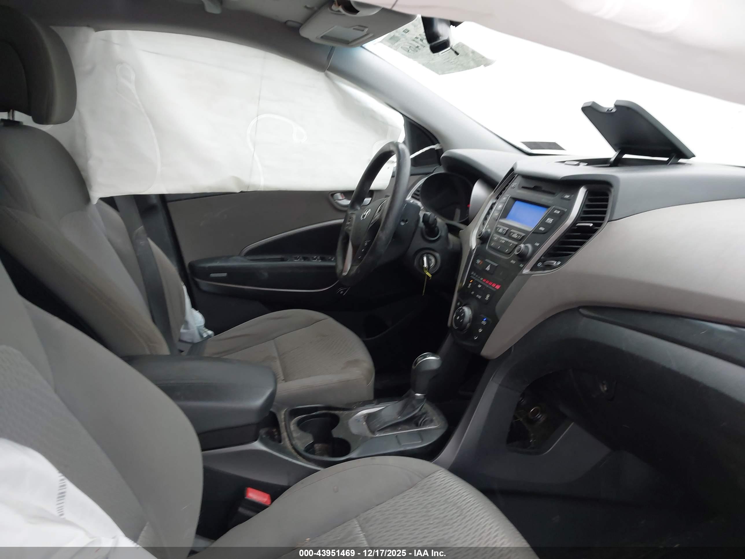 HYUNDAI SANTA image 5