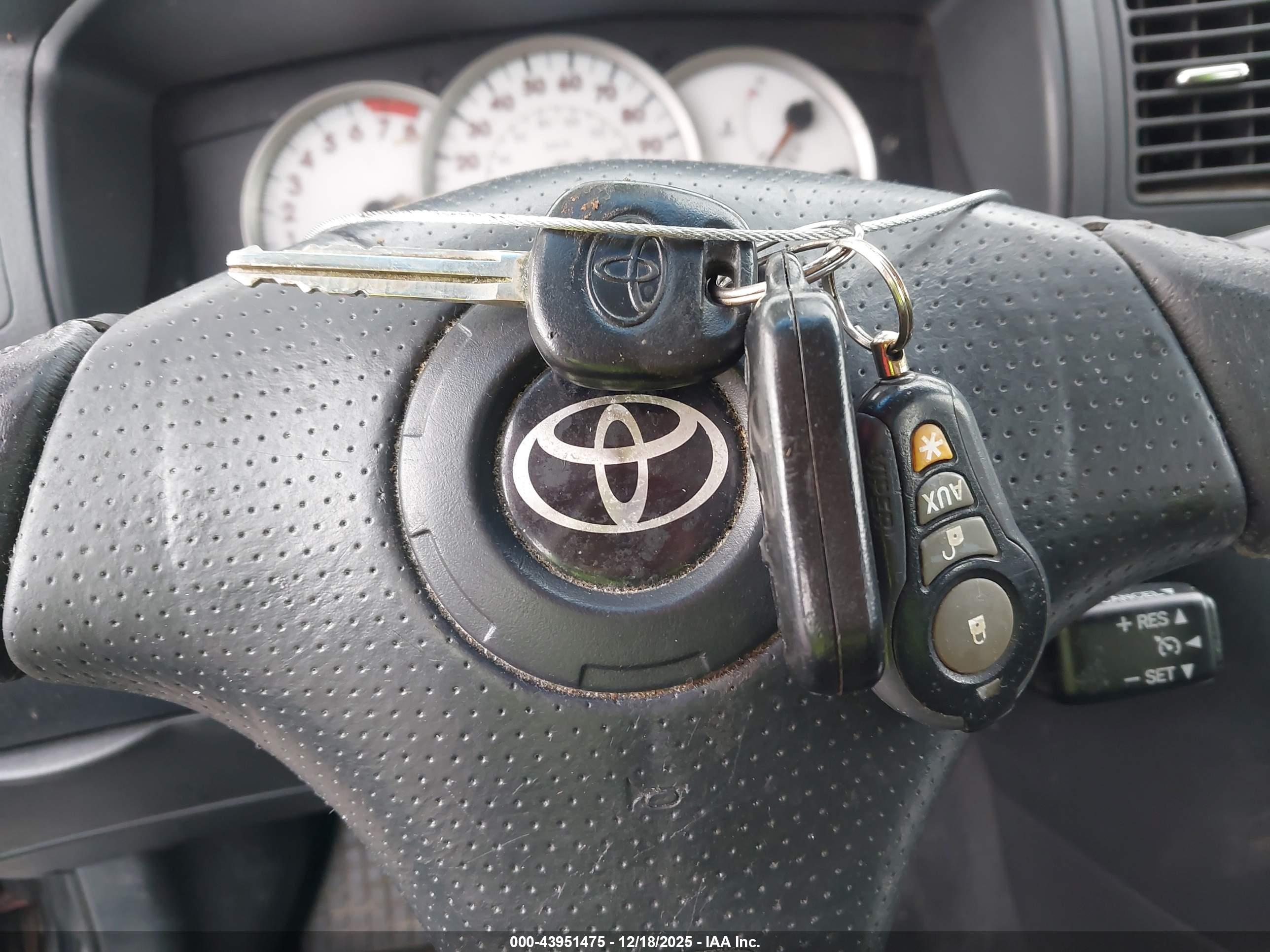 TOYOTA COROLLA image 11