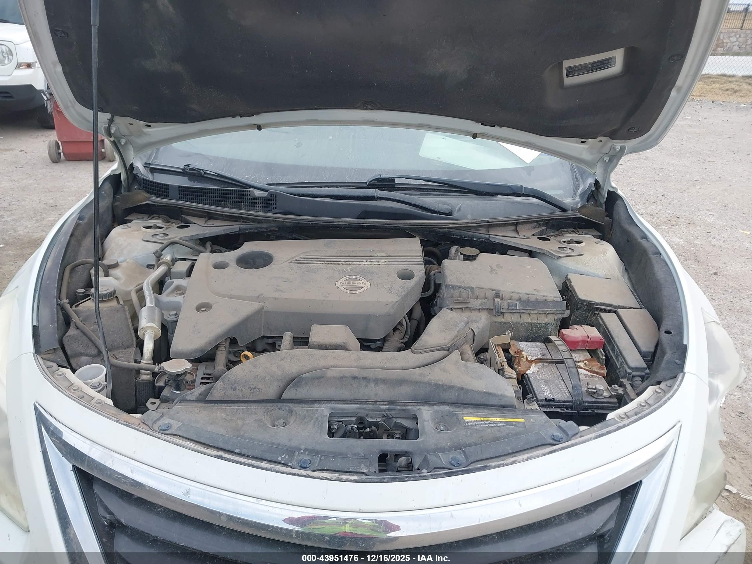 NISSAN ALTIMA image 10
