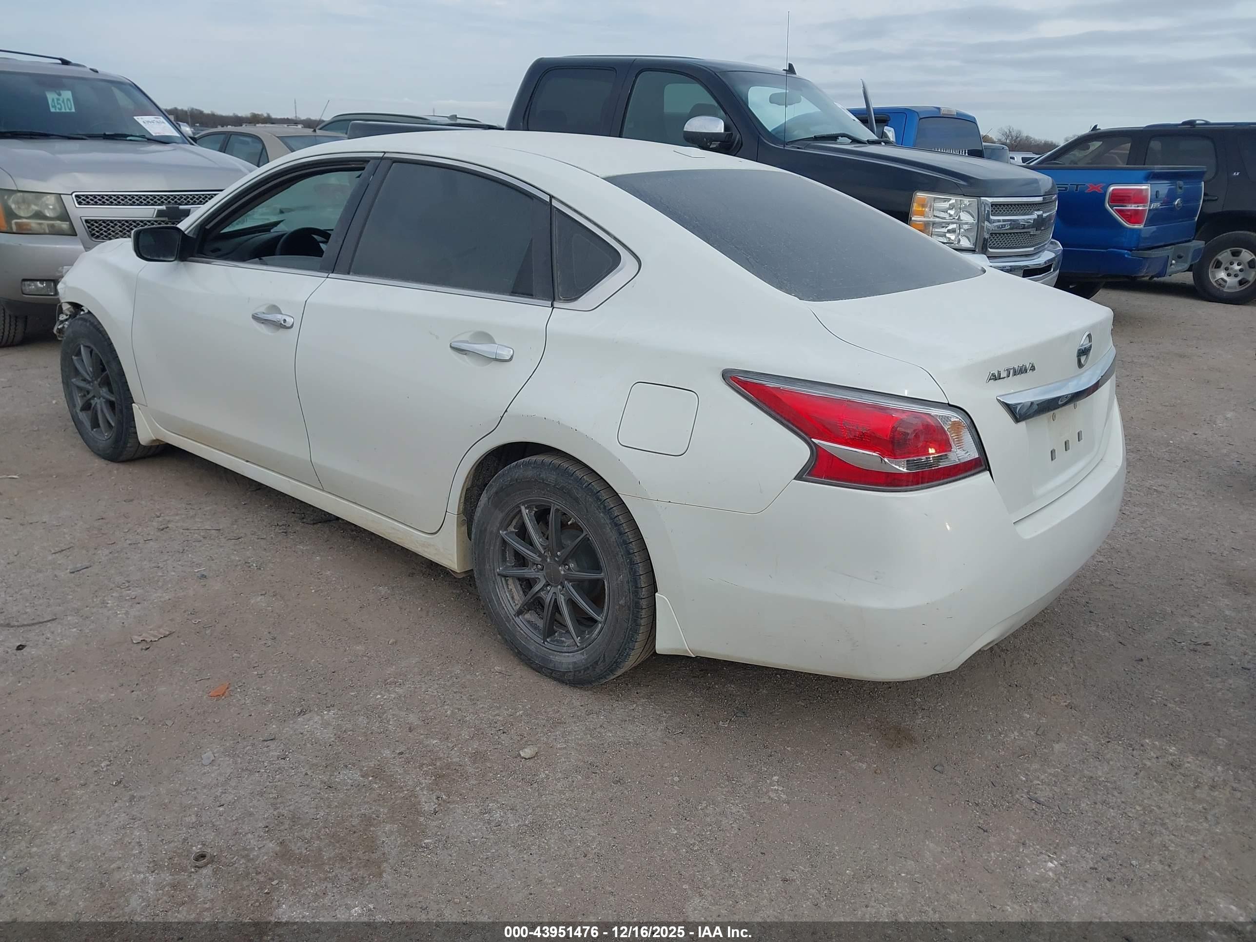 NISSAN ALTIMA image 3