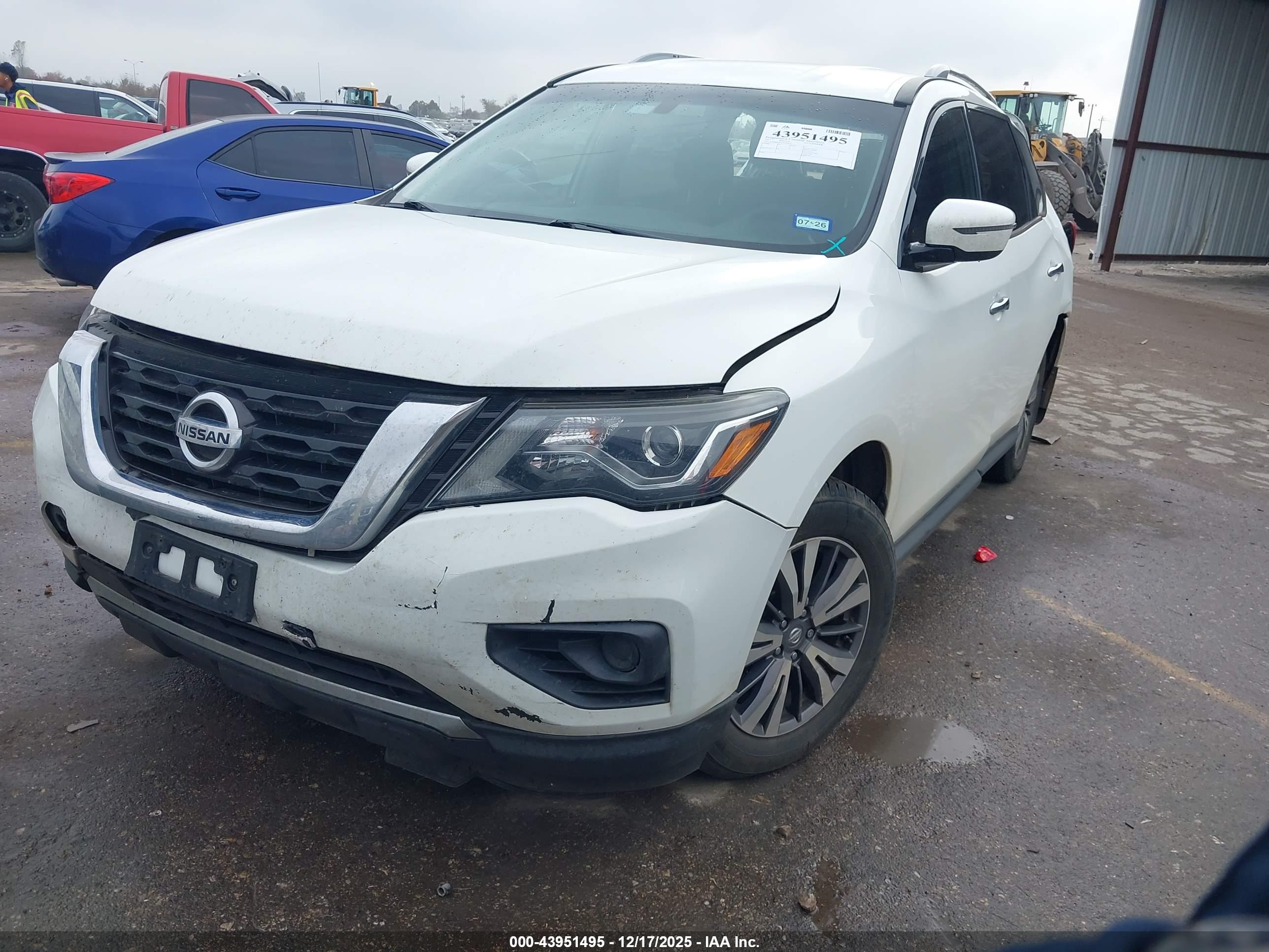 NISSAN PATHFINDER image 2