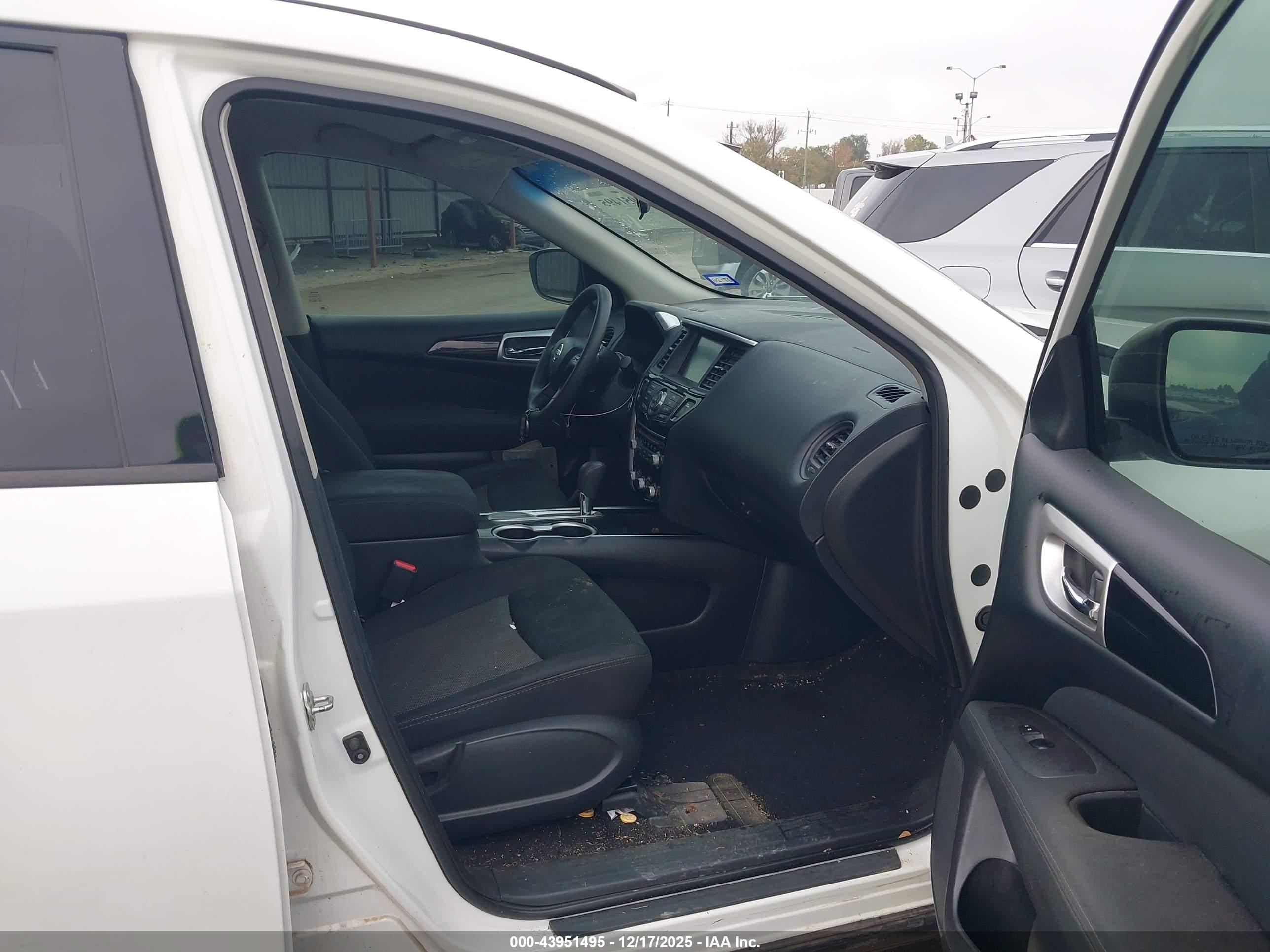 NISSAN PATHFINDER image 5
