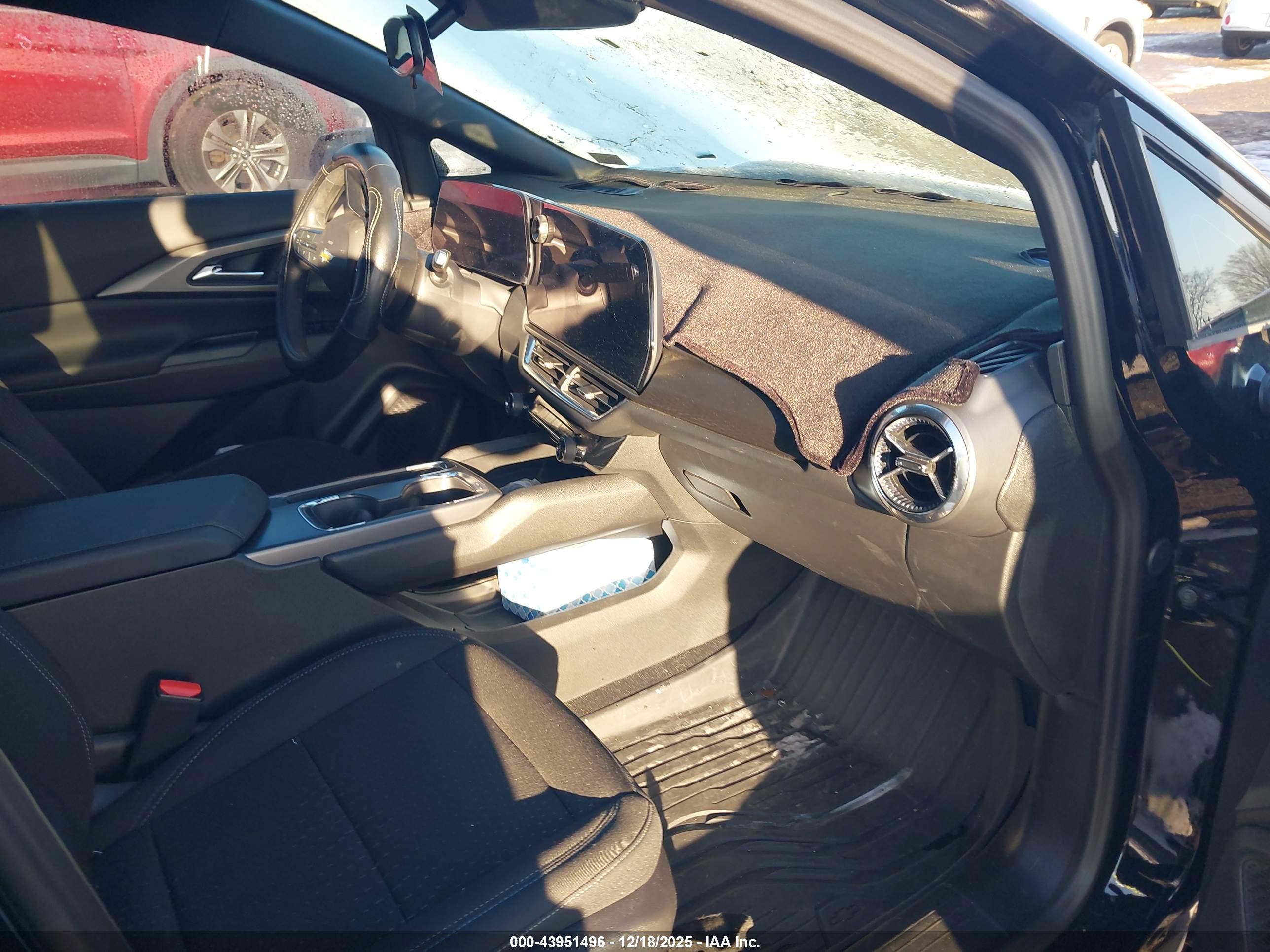 CHEVROLET EQUINOX image 5