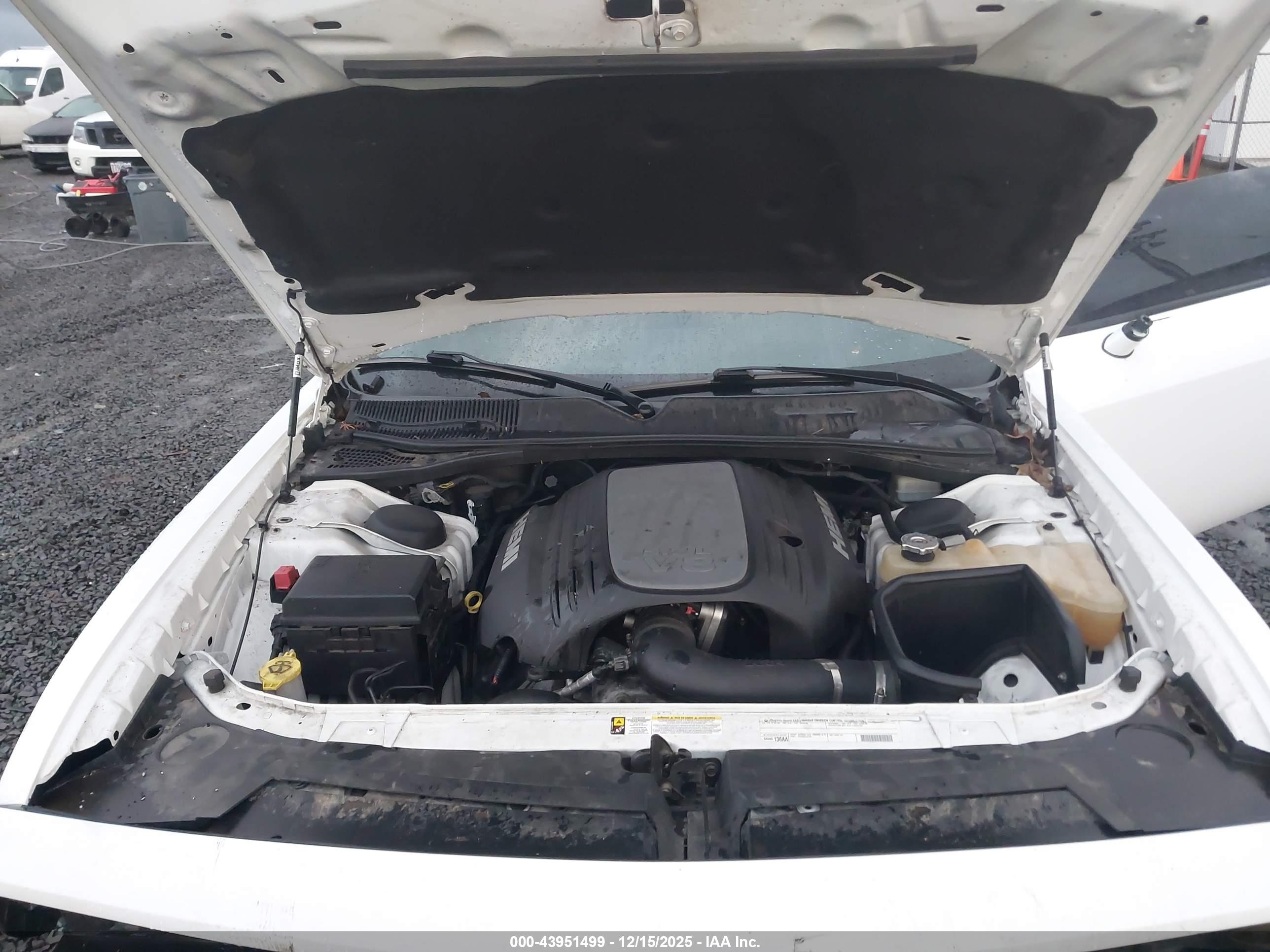 DODGE CHALLENGER image 10