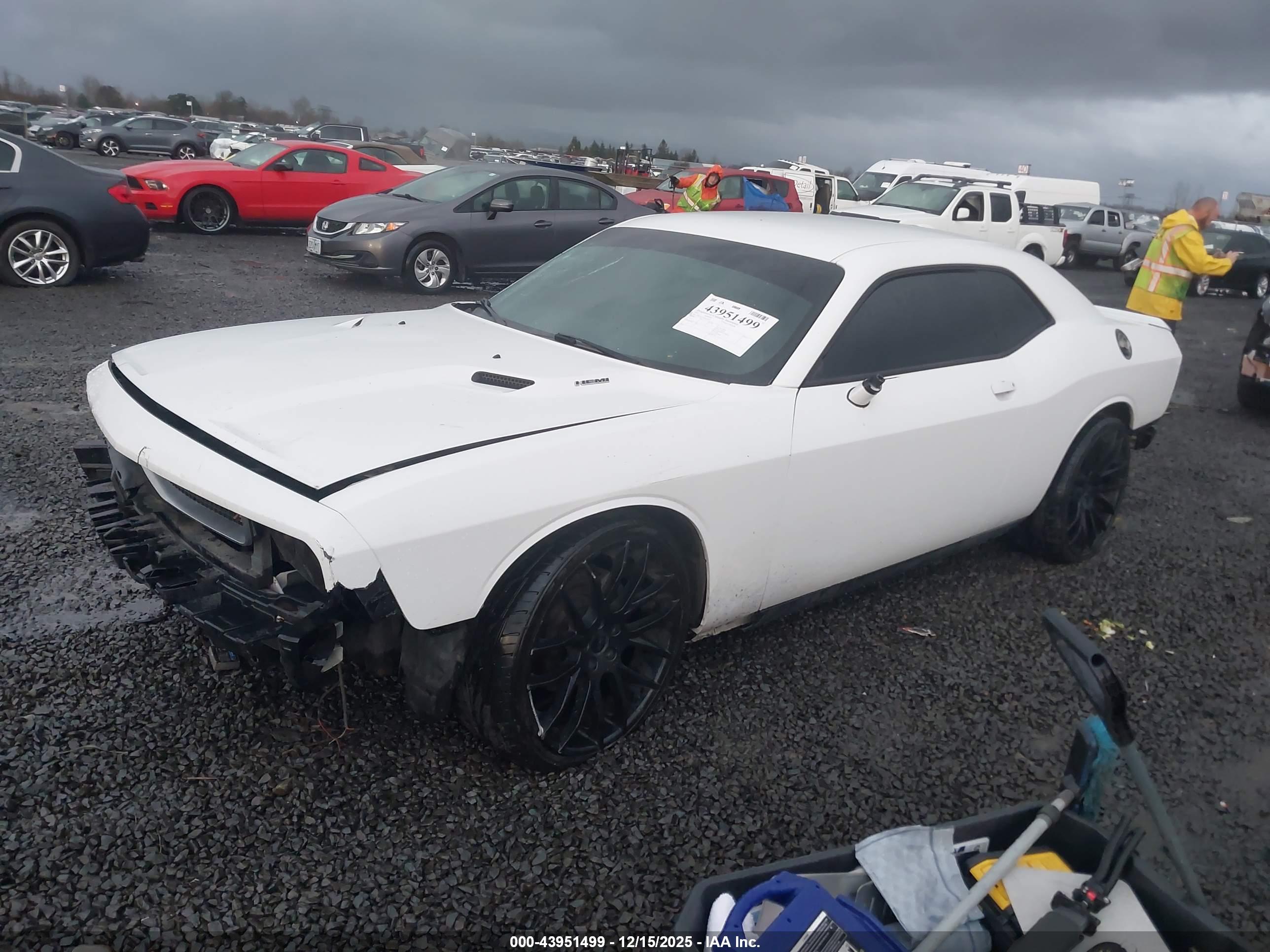 DODGE CHALLENGER image 2