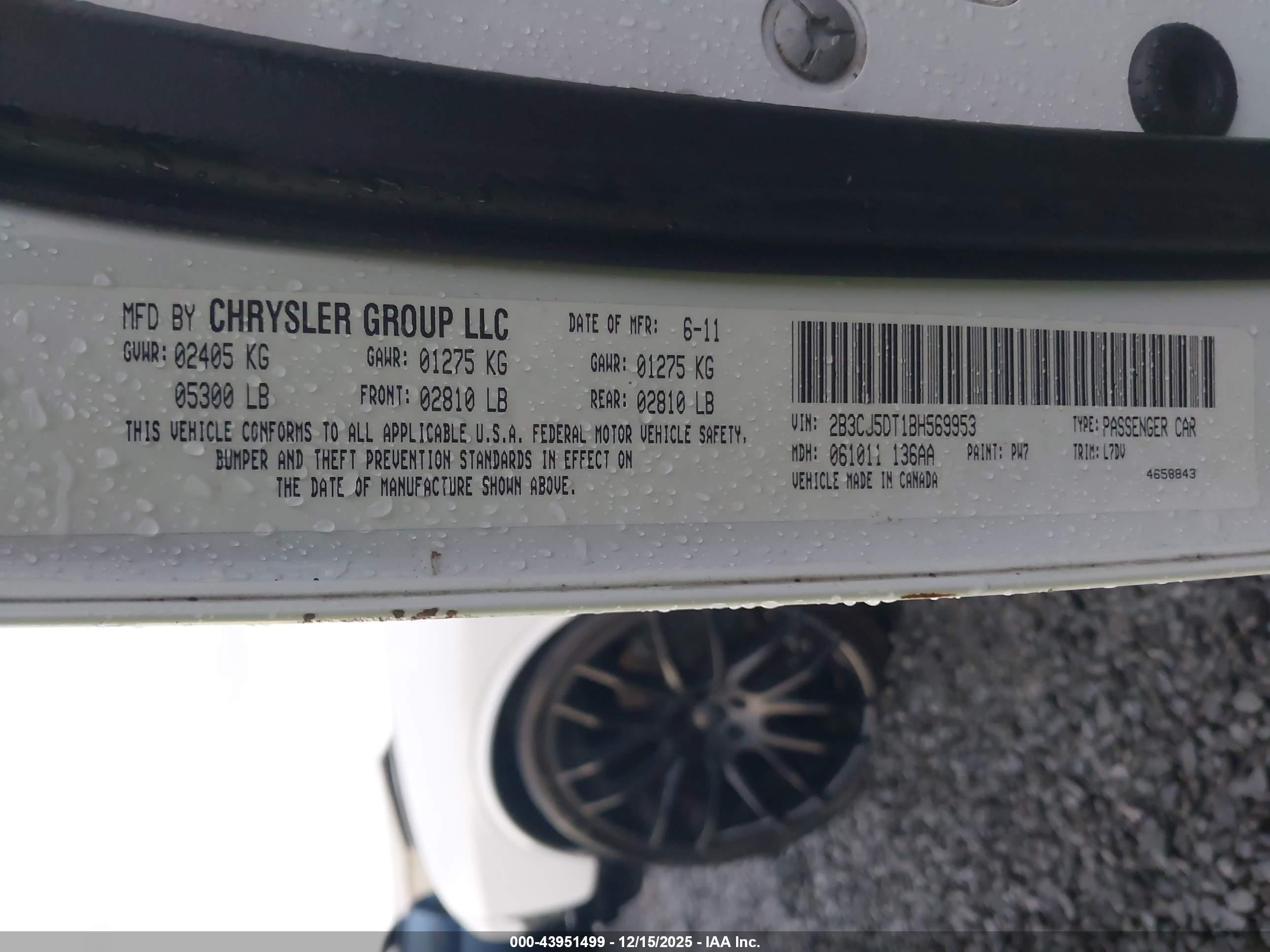 DODGE CHALLENGER image 9