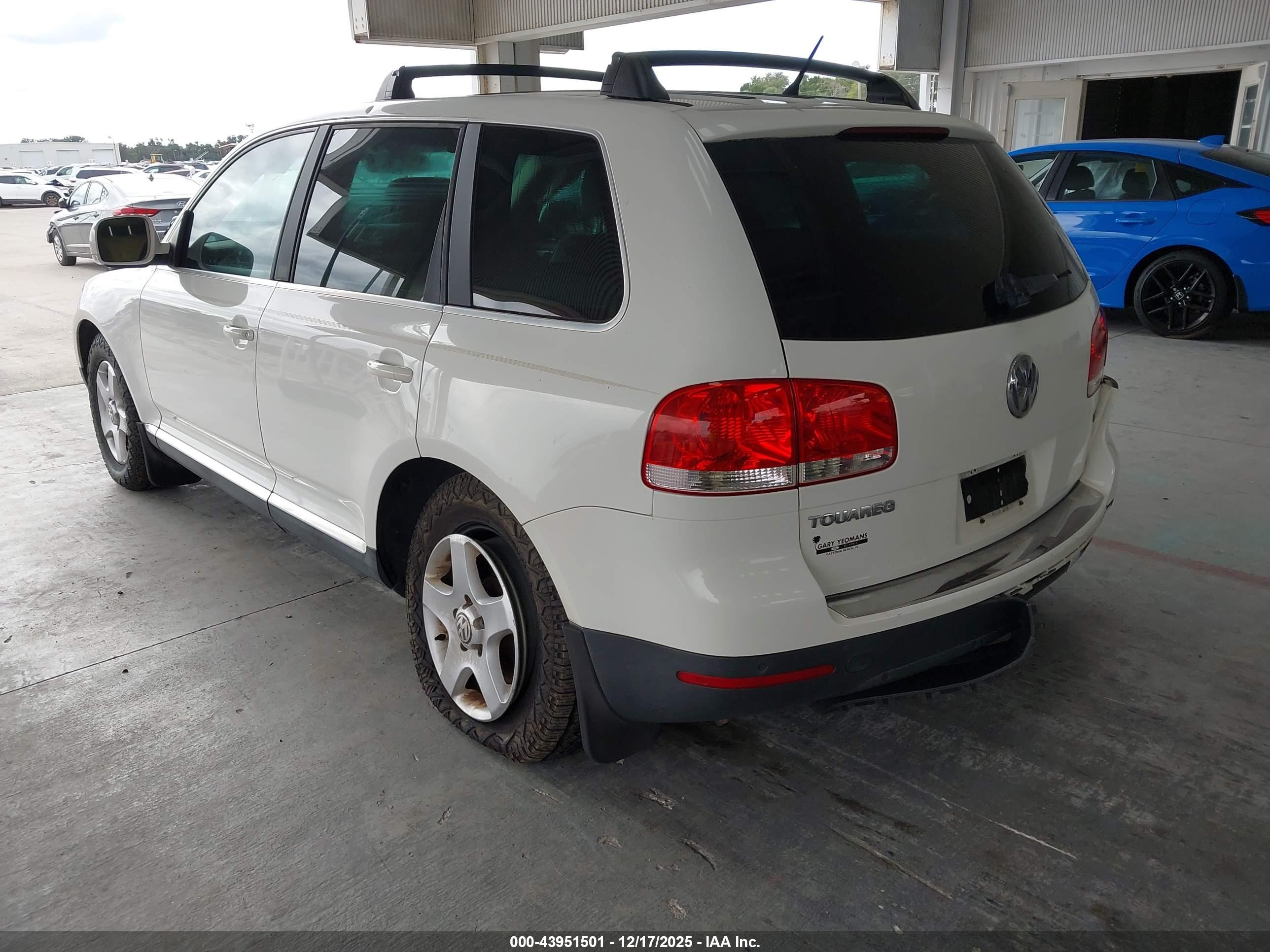 VOLKSWAGEN TOUAREG image 3