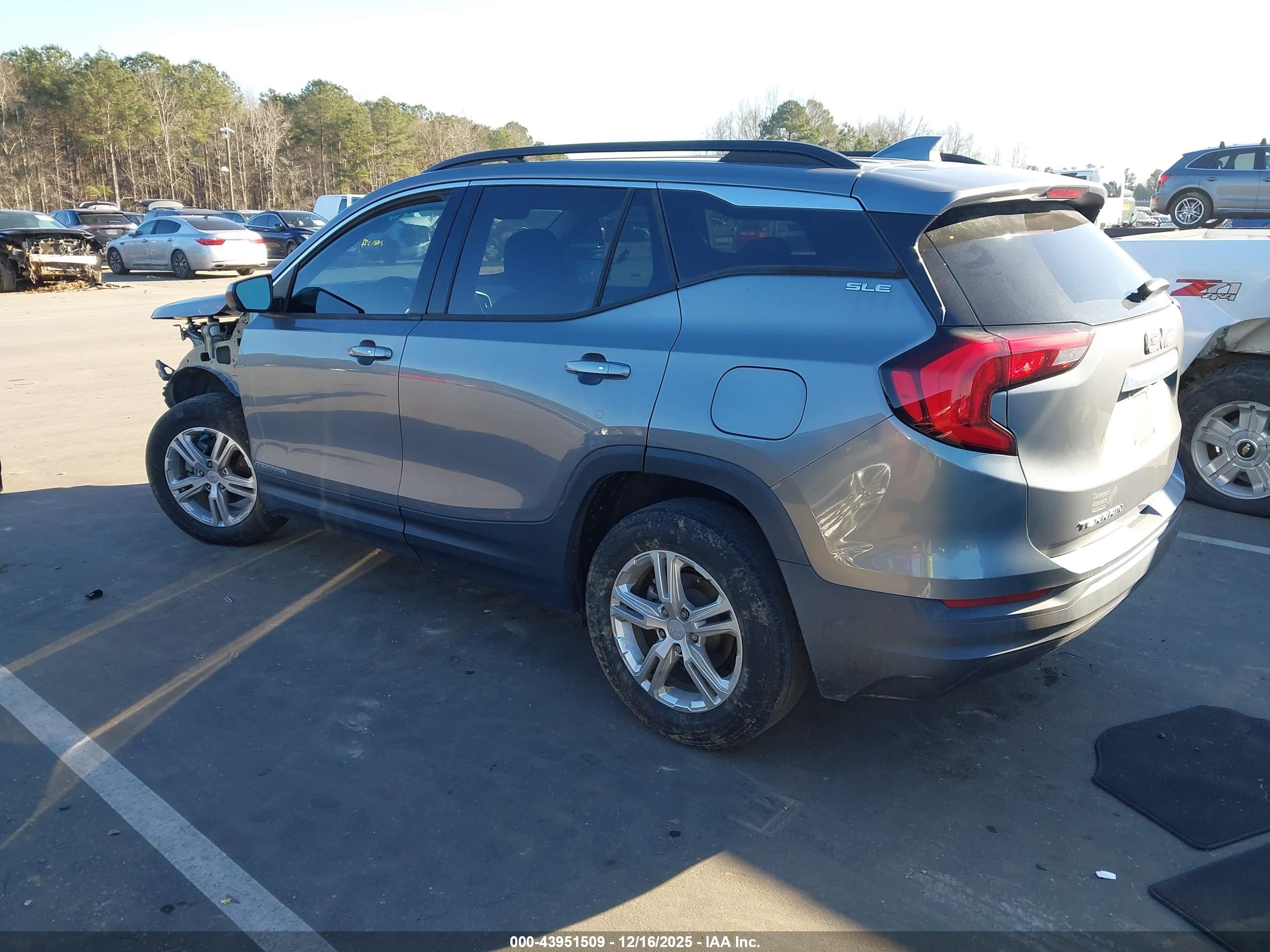 GMC TERRAIN image 3