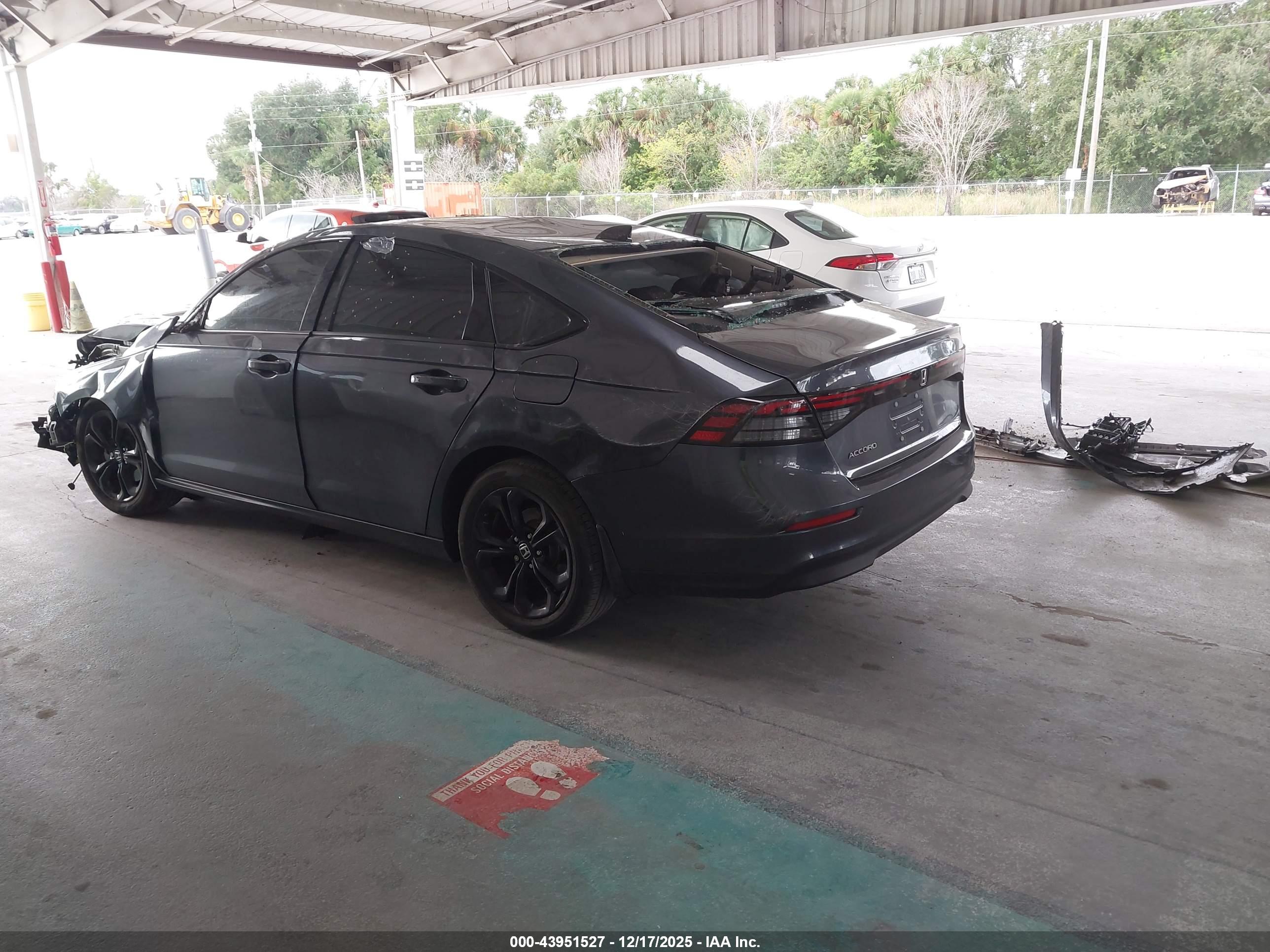 HONDA ACCORD image 3