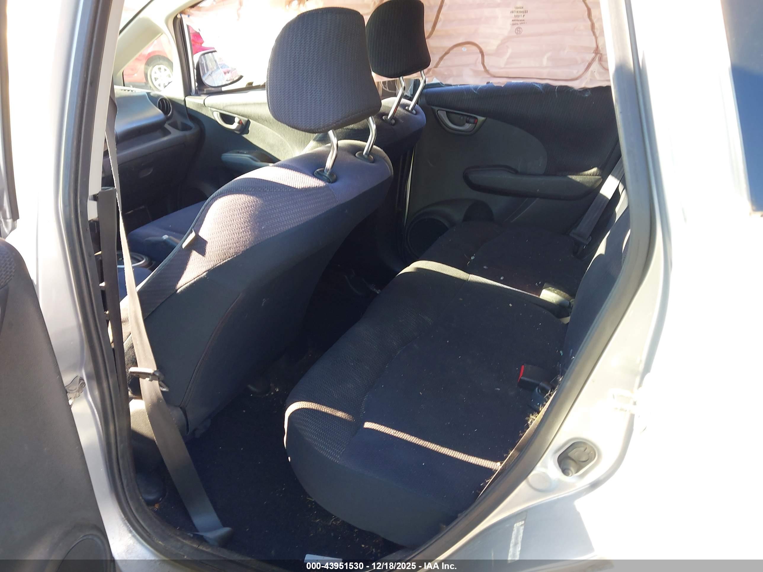 HONDA FIT image 8