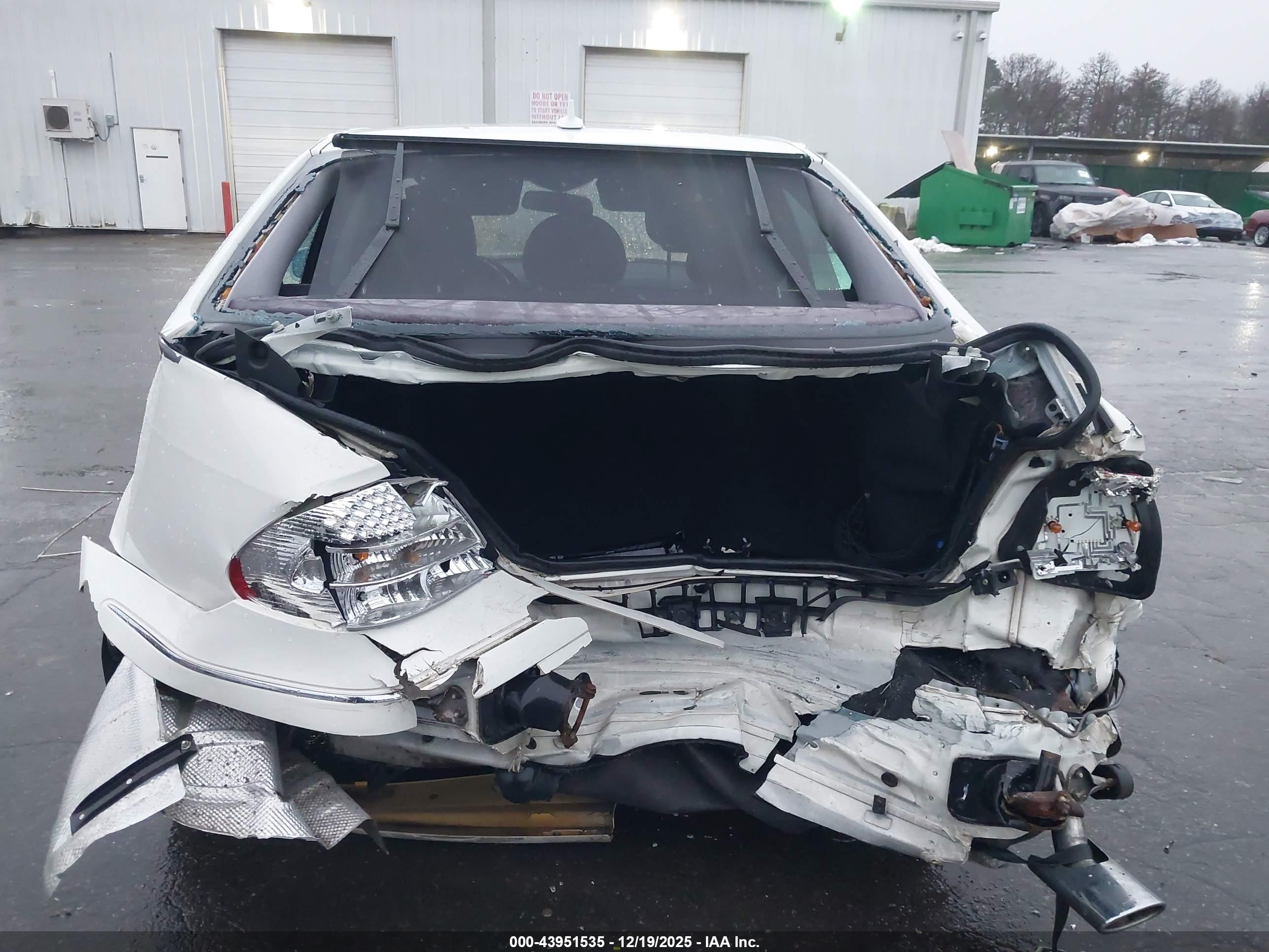 MERCEDES-BENZ E image 6
