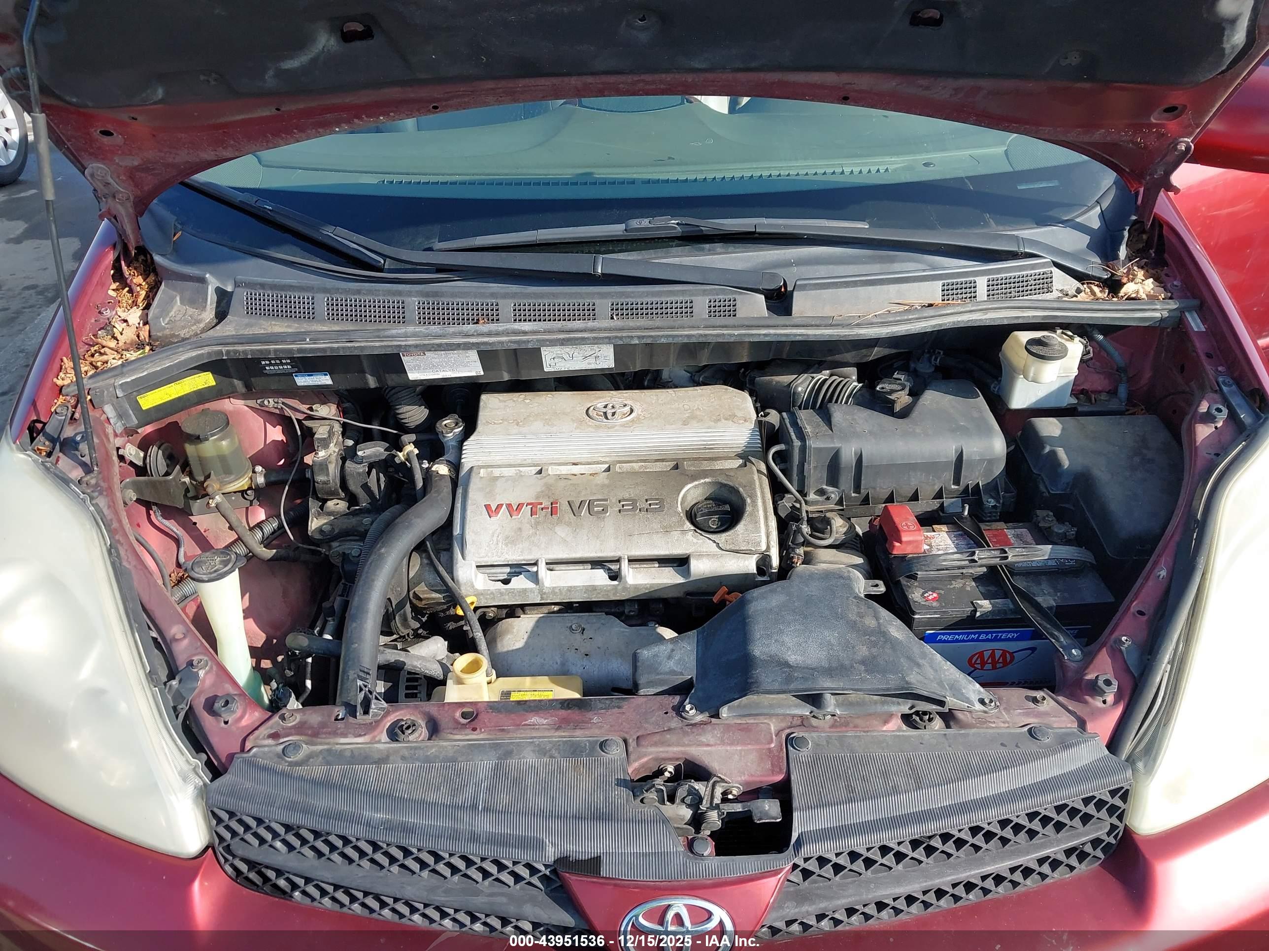TOYOTA SIENNA image 10