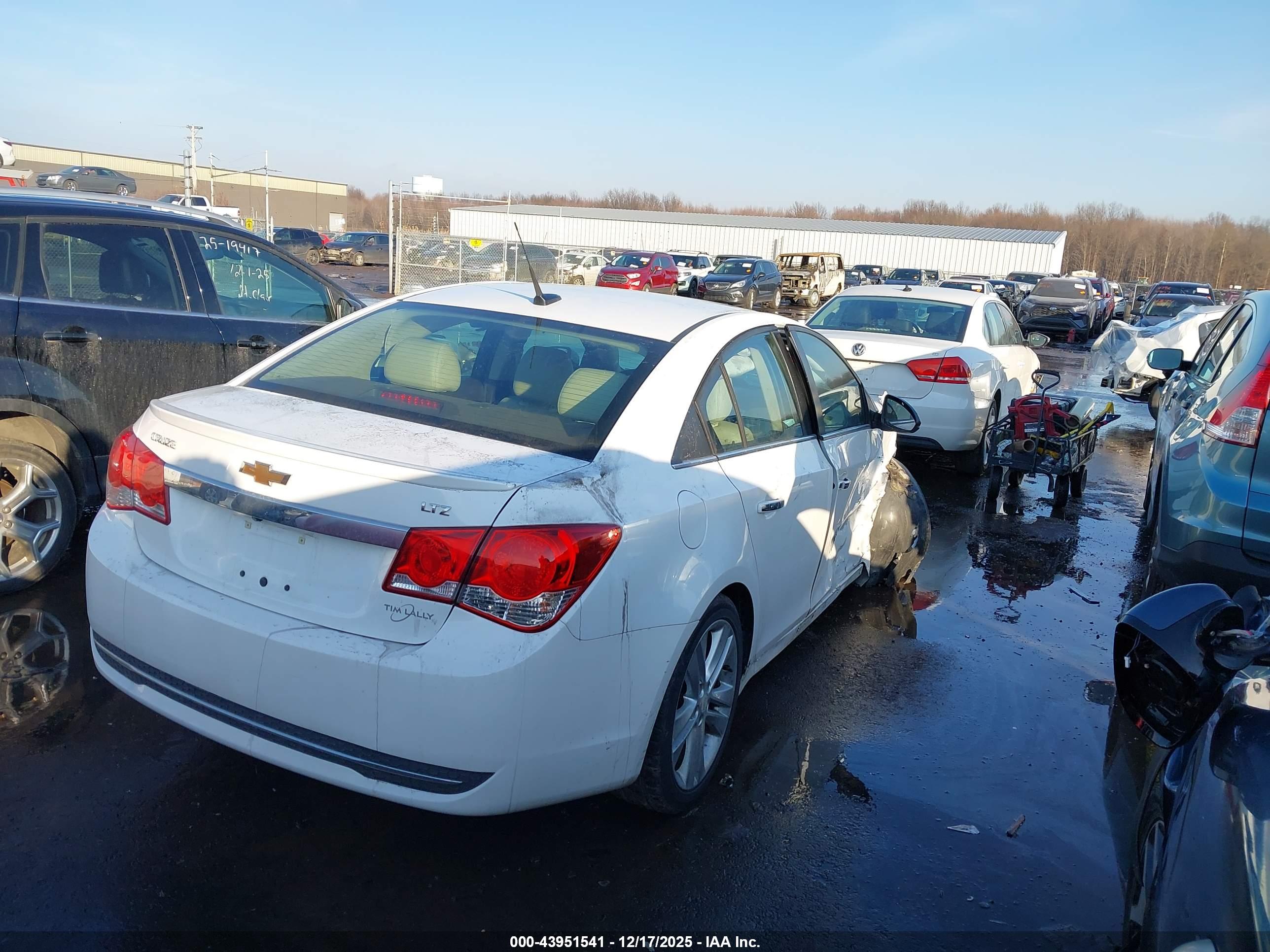 CHEVROLET CRUZE image 4