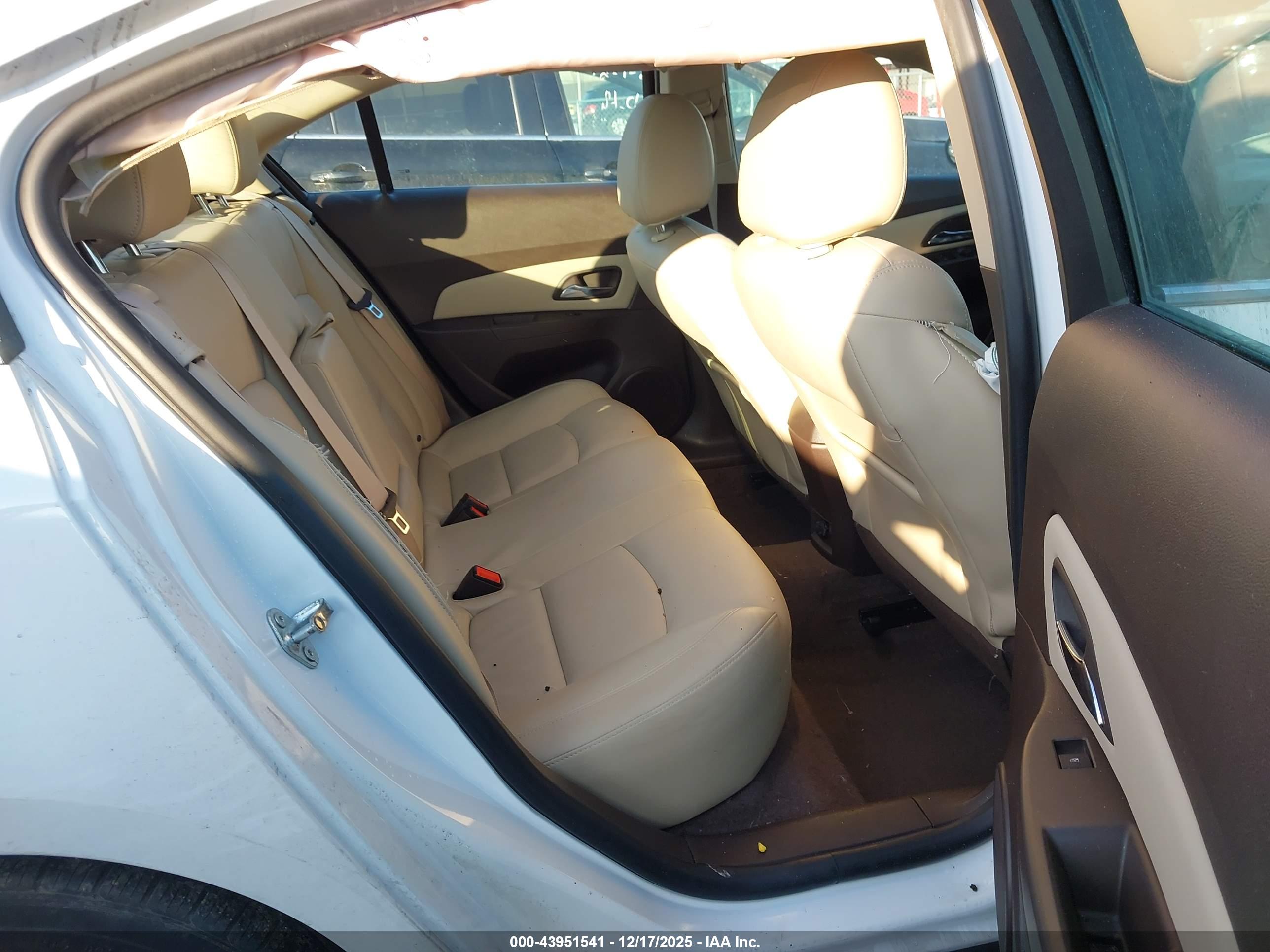 CHEVROLET CRUZE image 8