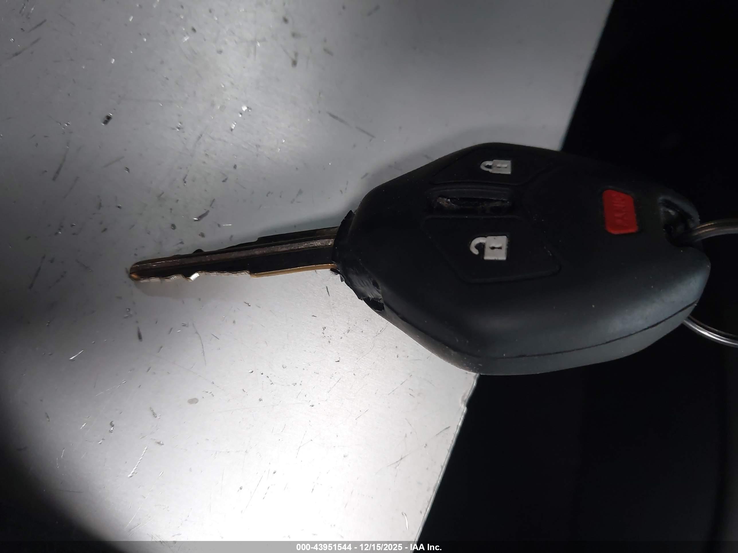 MITSUBISHI OUTLANDER image 11