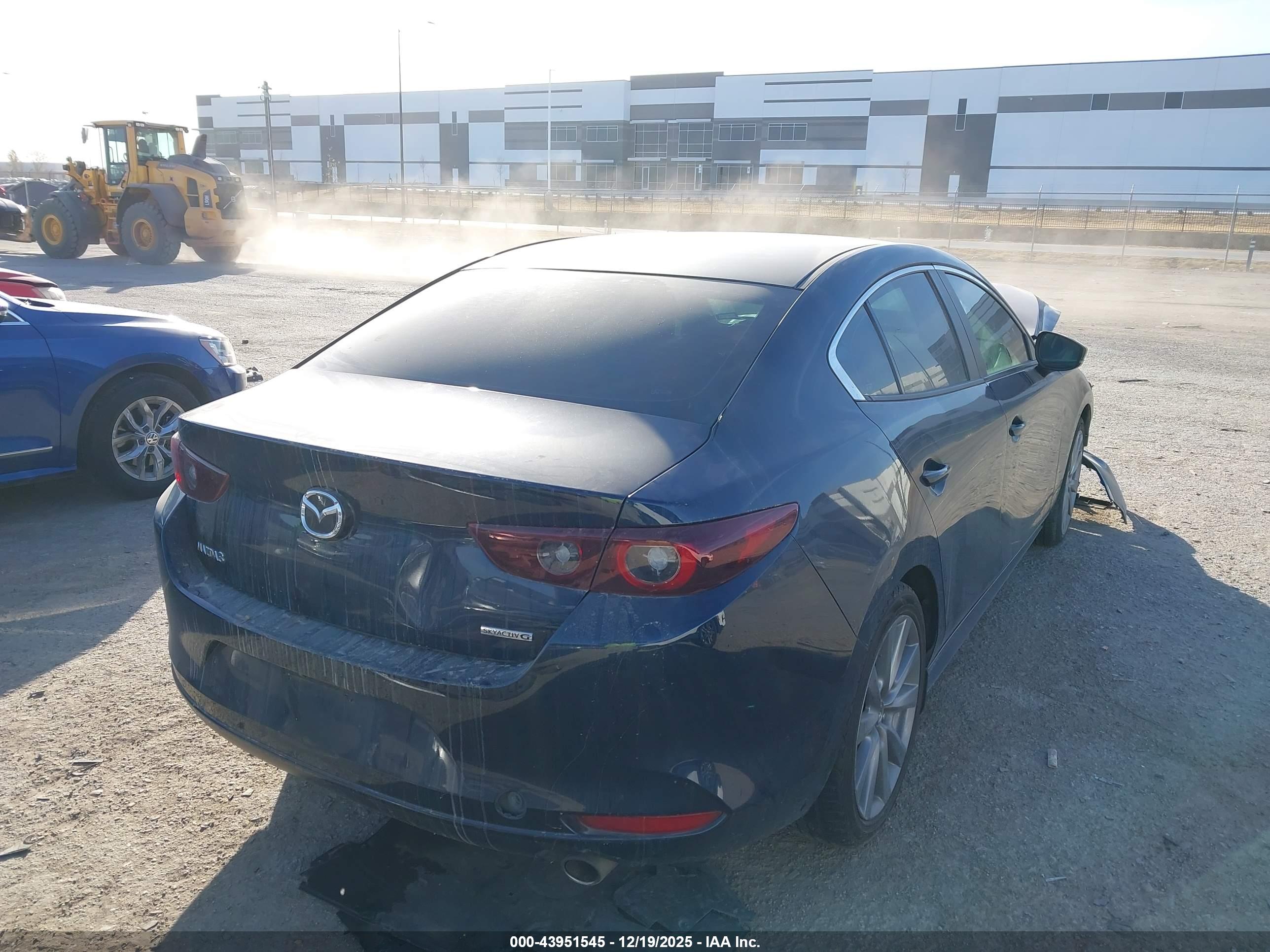 MAZDA MAZDA3 image 4