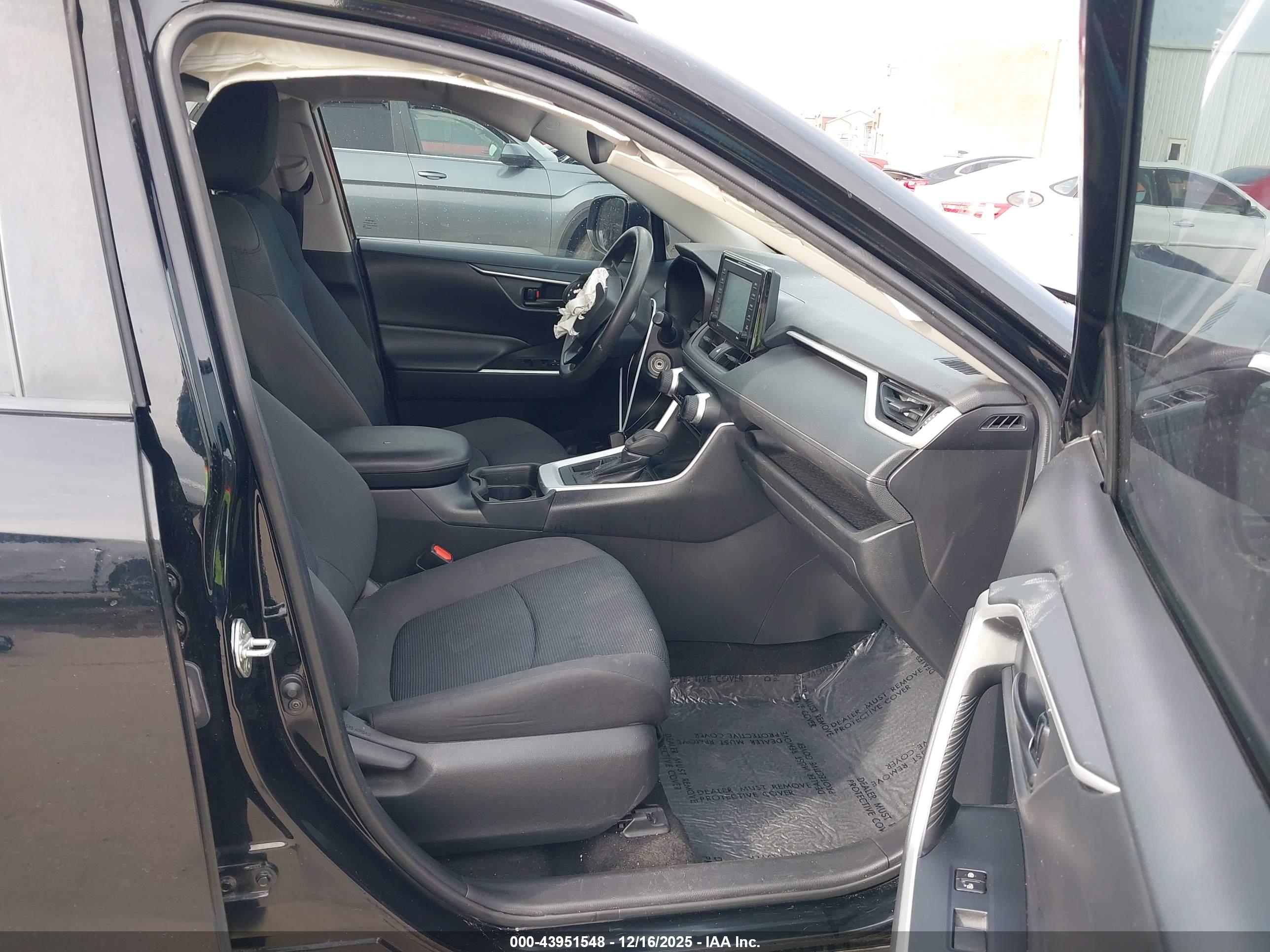 TOYOTA RAV4 image 5
