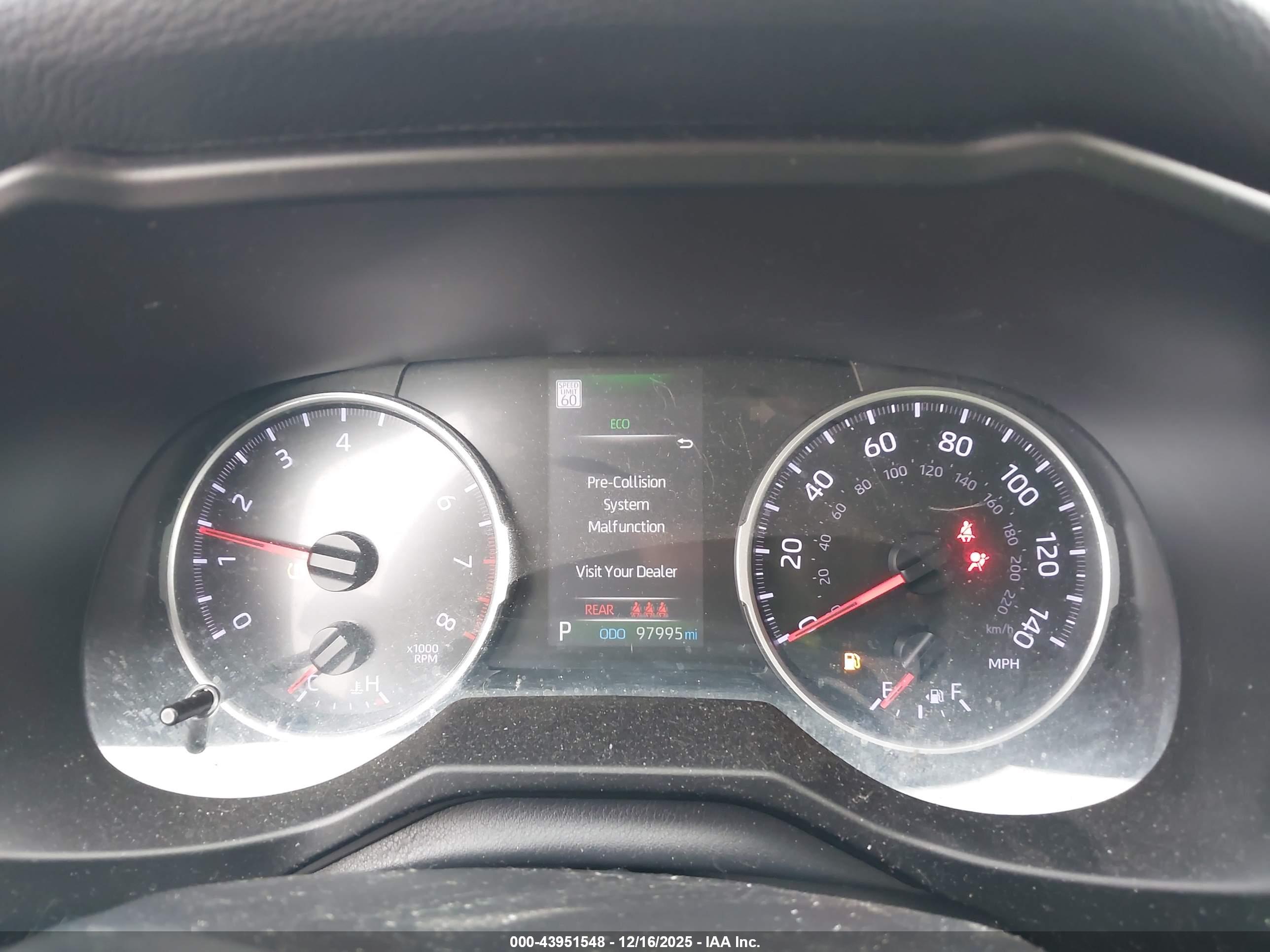 TOYOTA RAV4 image 7