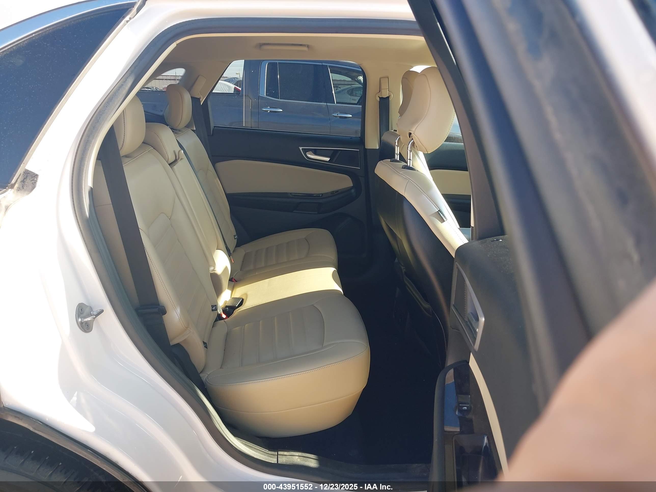 FORD EDGE image 8