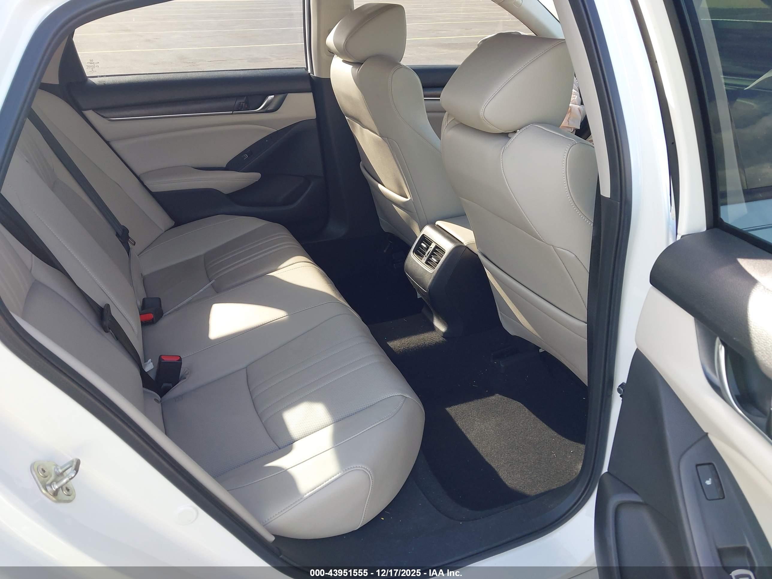 HONDA ACCORD image 8