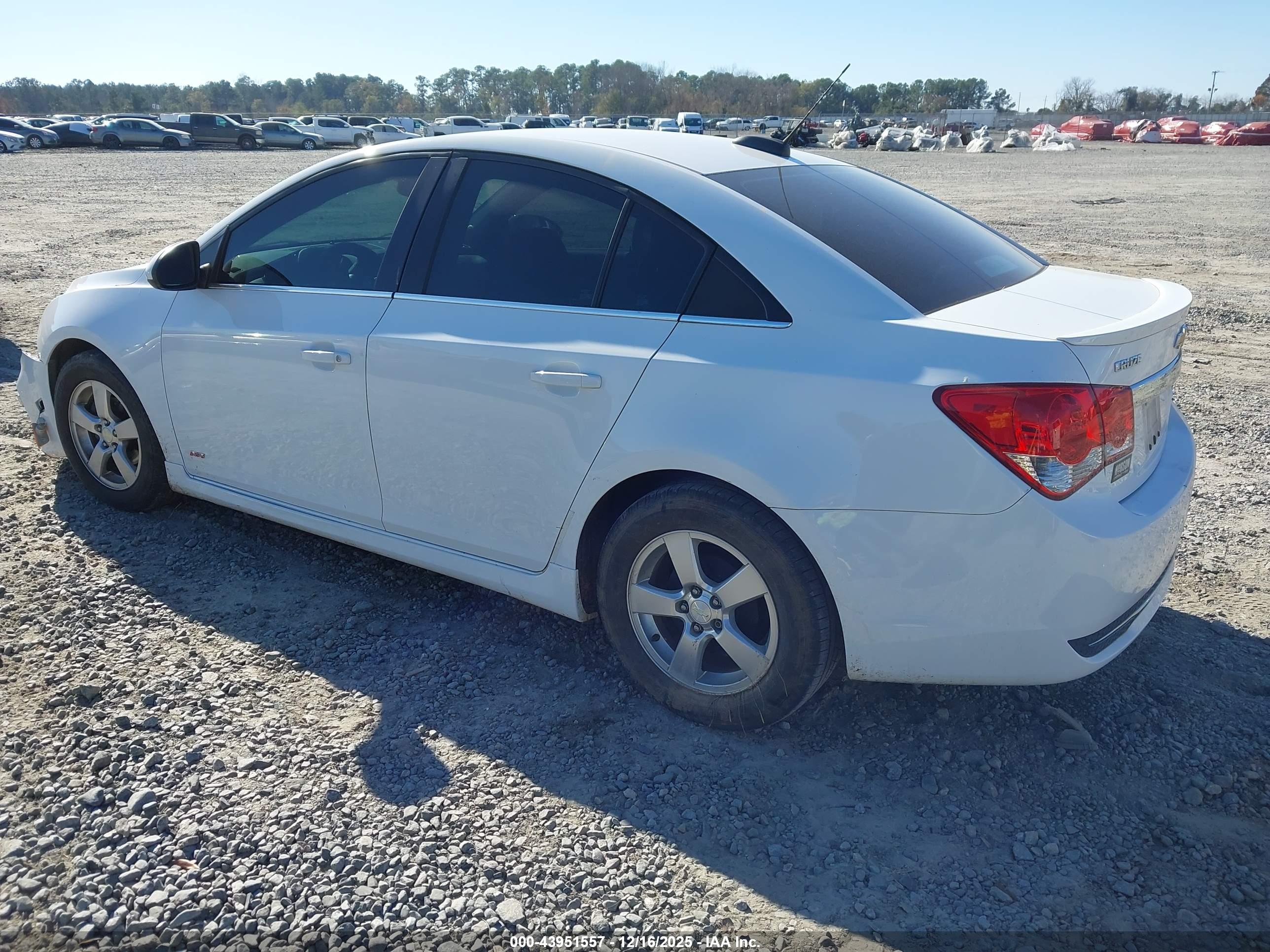 CHEVROLET CRUZE image 3