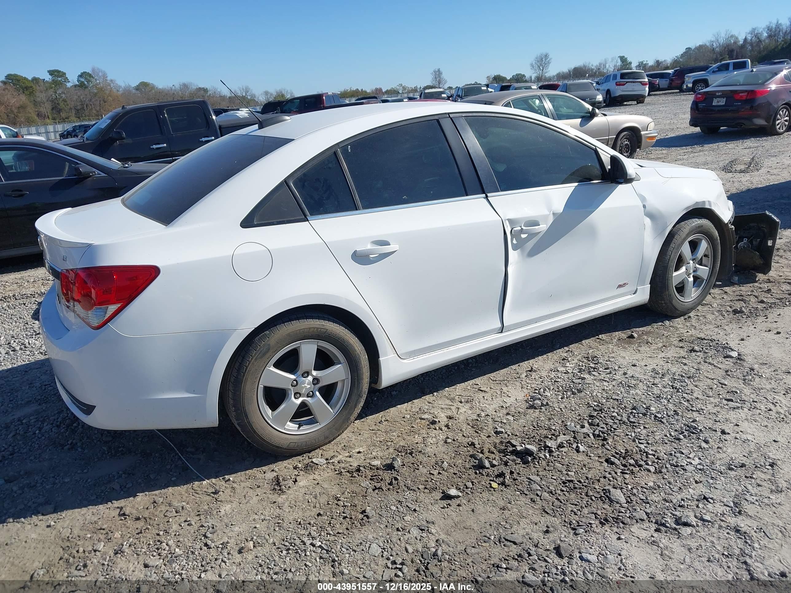 CHEVROLET CRUZE image 4