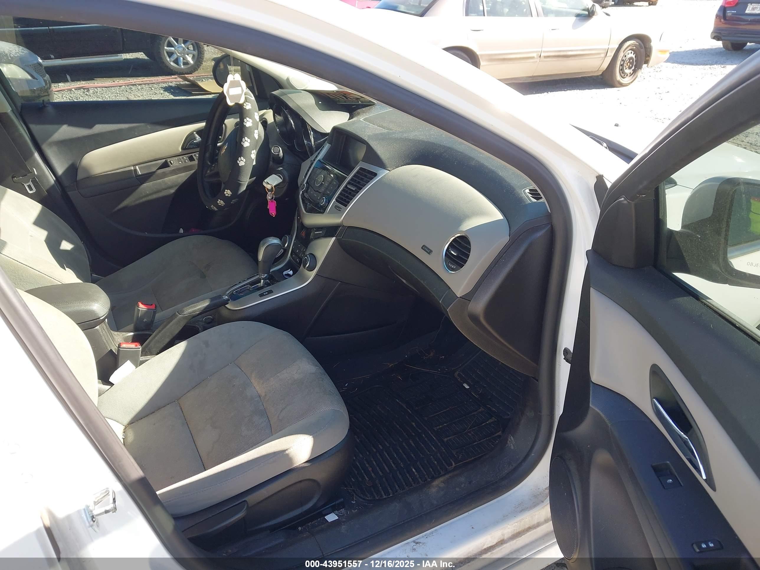 CHEVROLET CRUZE image 5