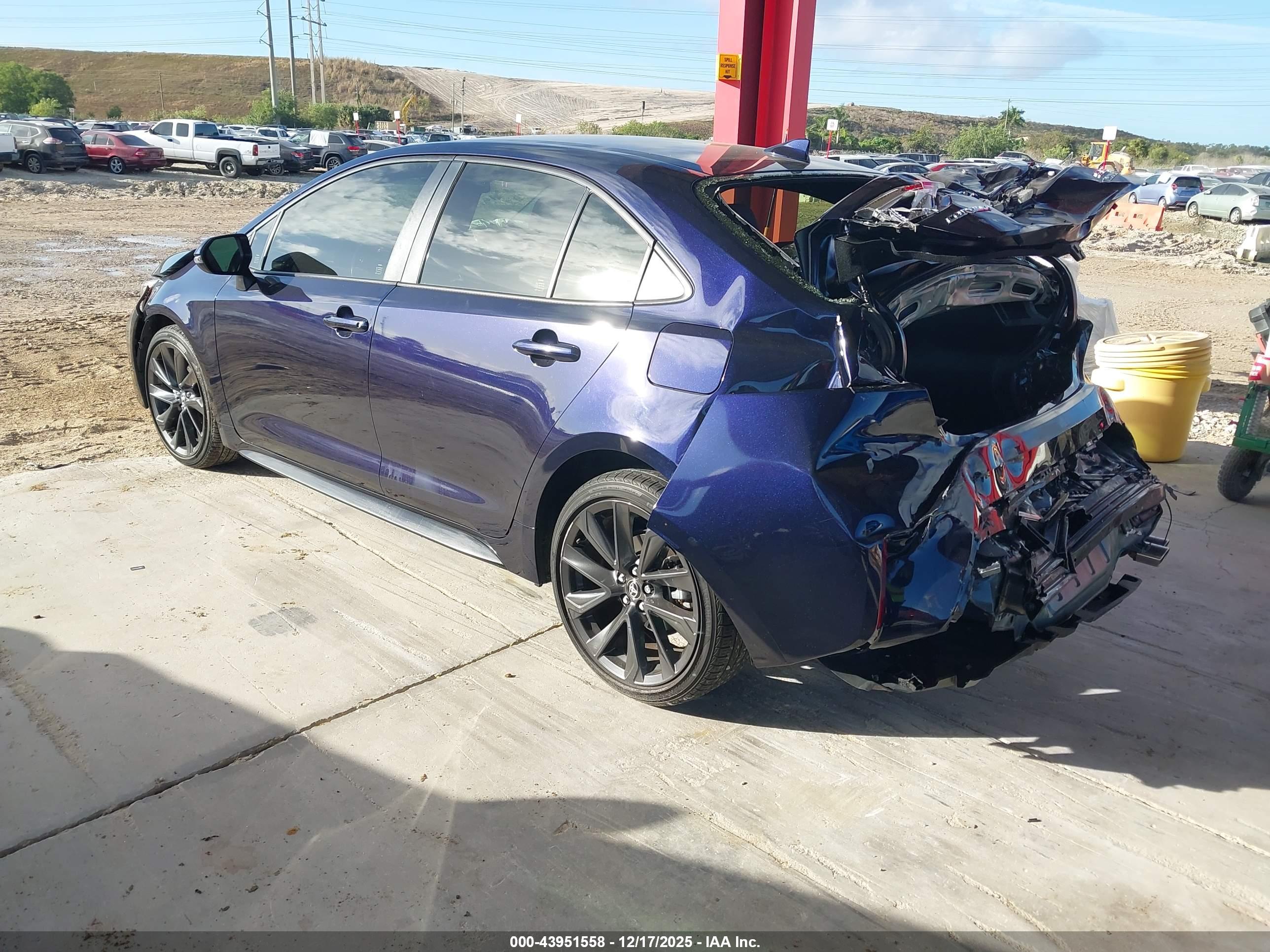 TOYOTA COROLLA image 3