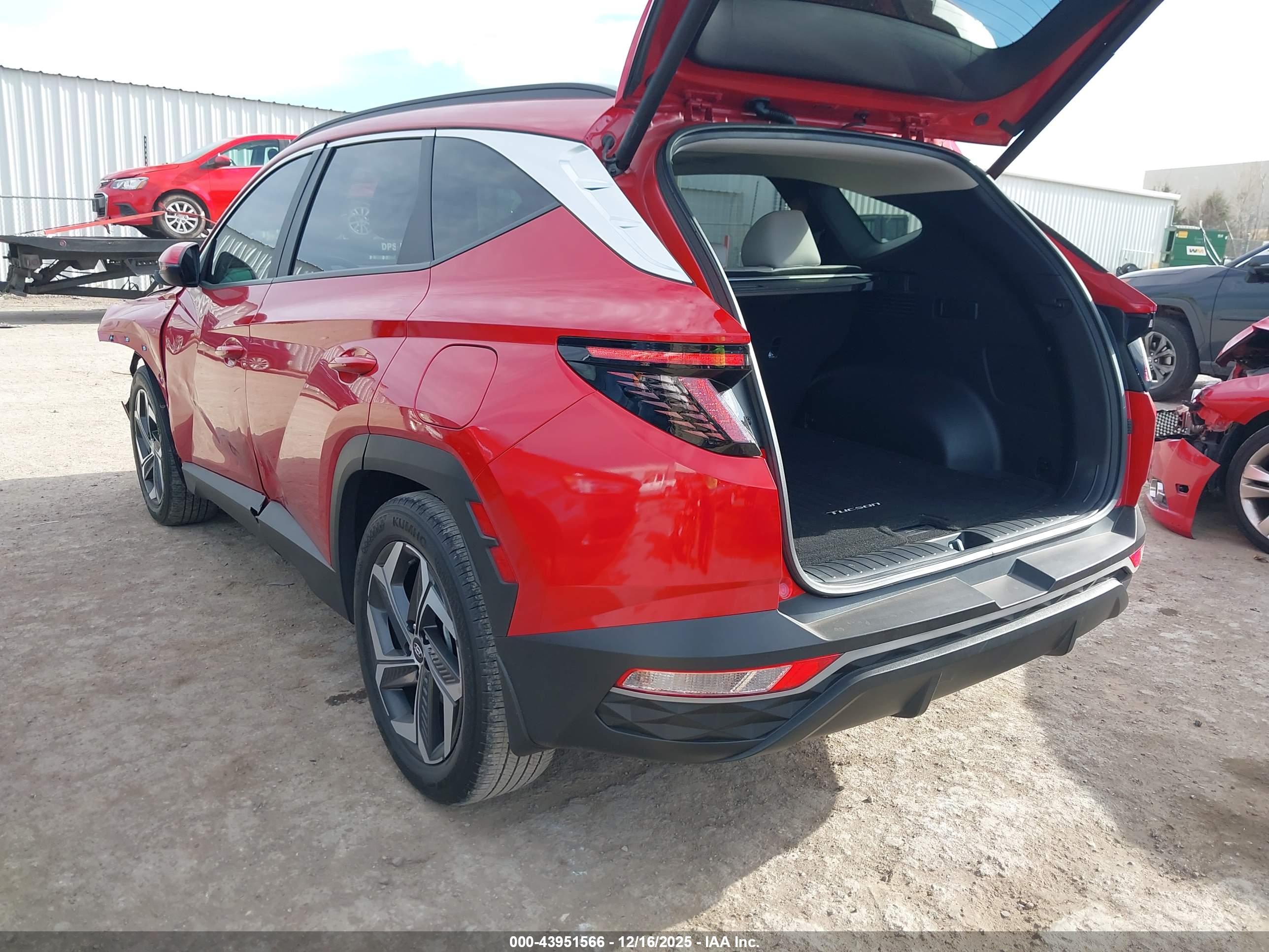 HYUNDAI TUCSON image 3