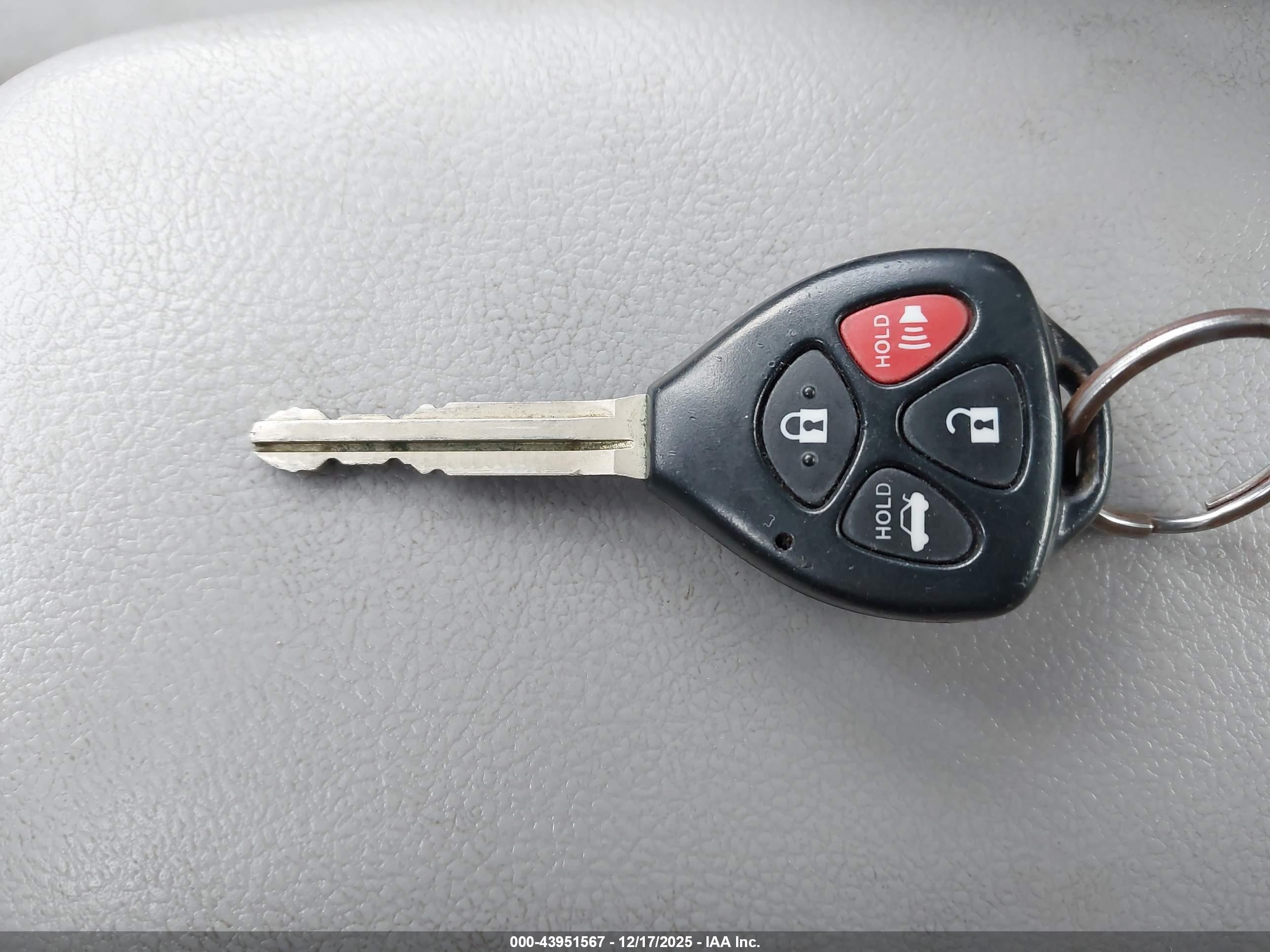TOYOTA COROLLA image 11