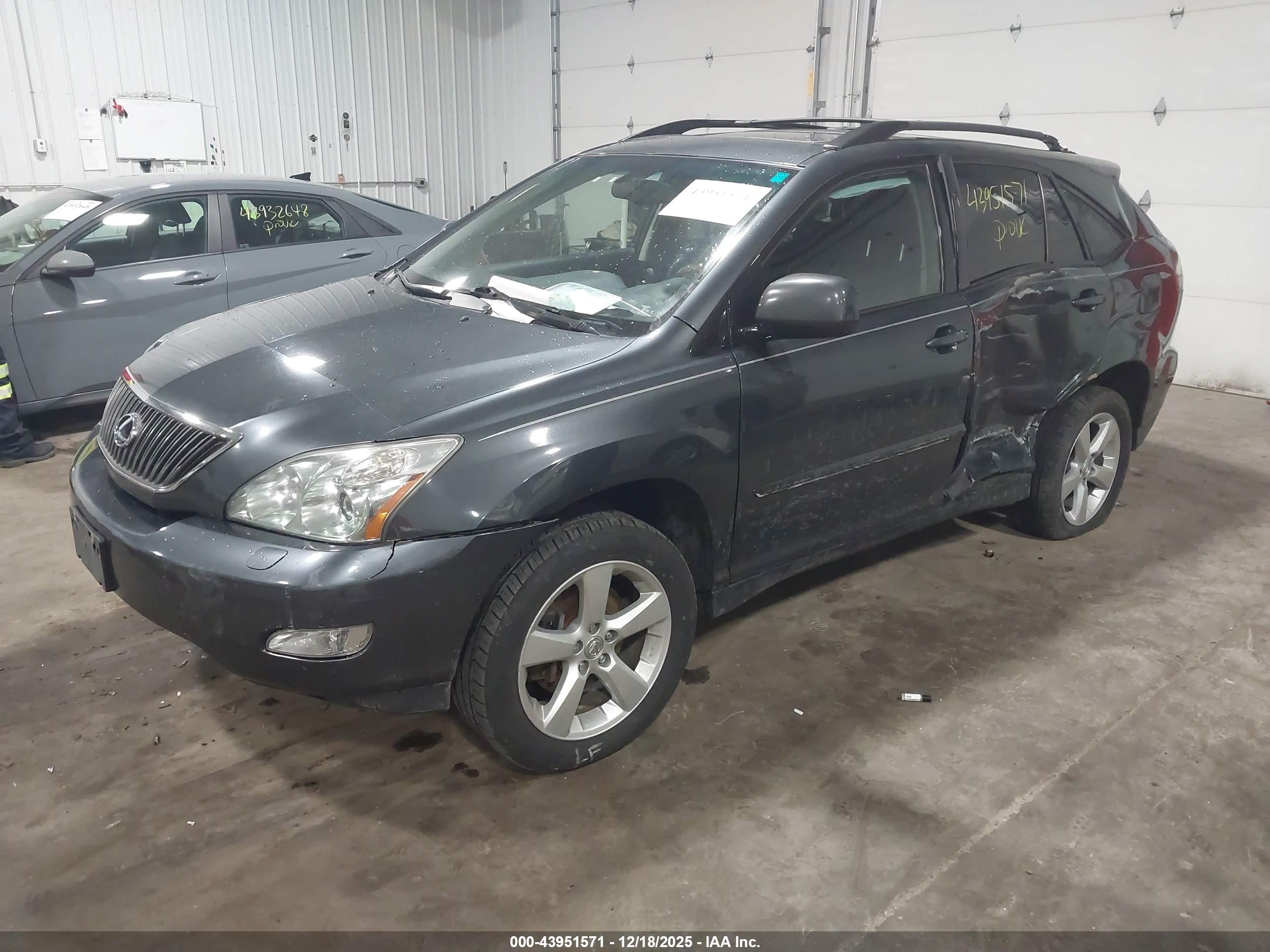 LEXUS RX image 2