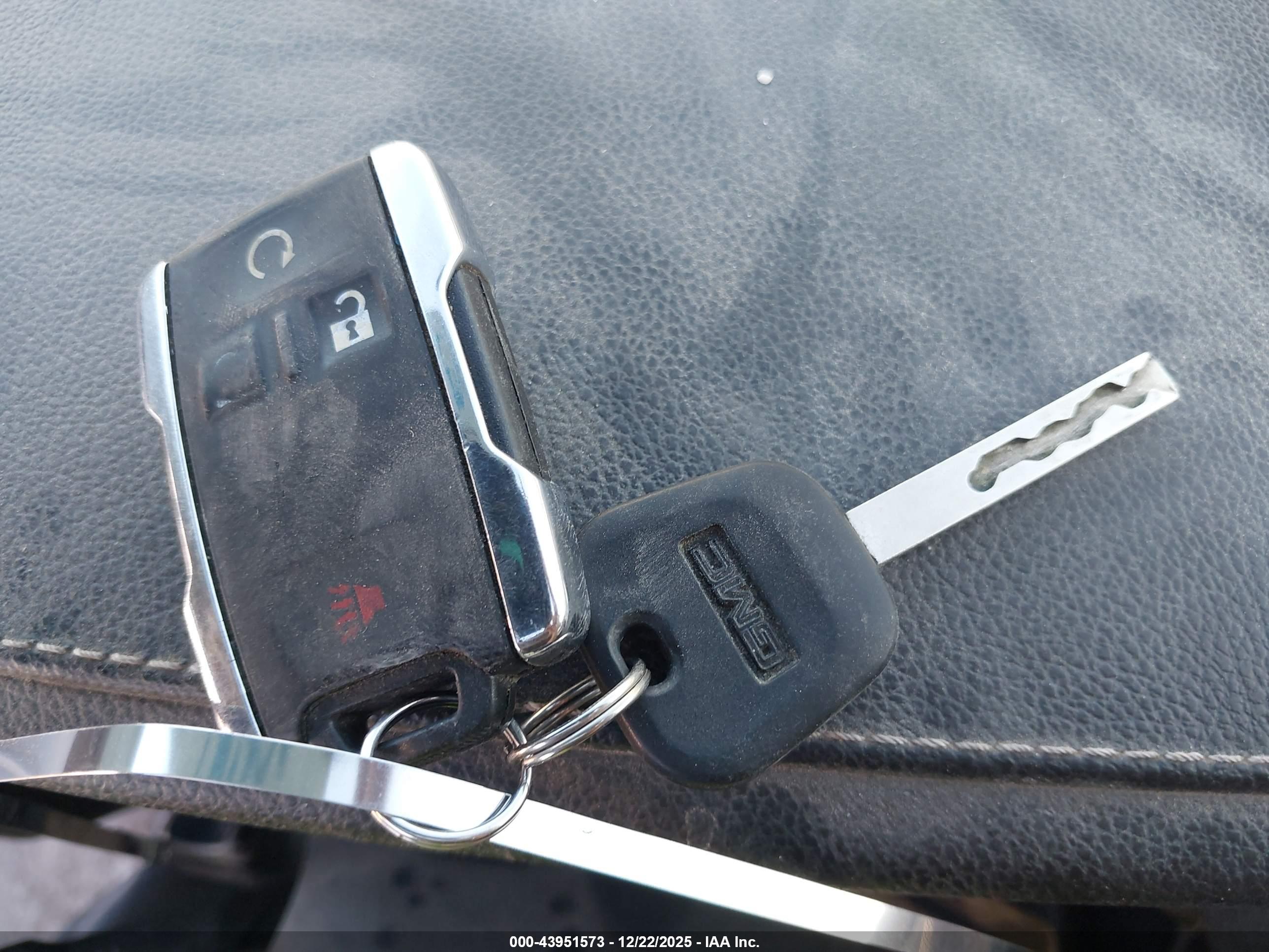 GMC SIERRA image 11