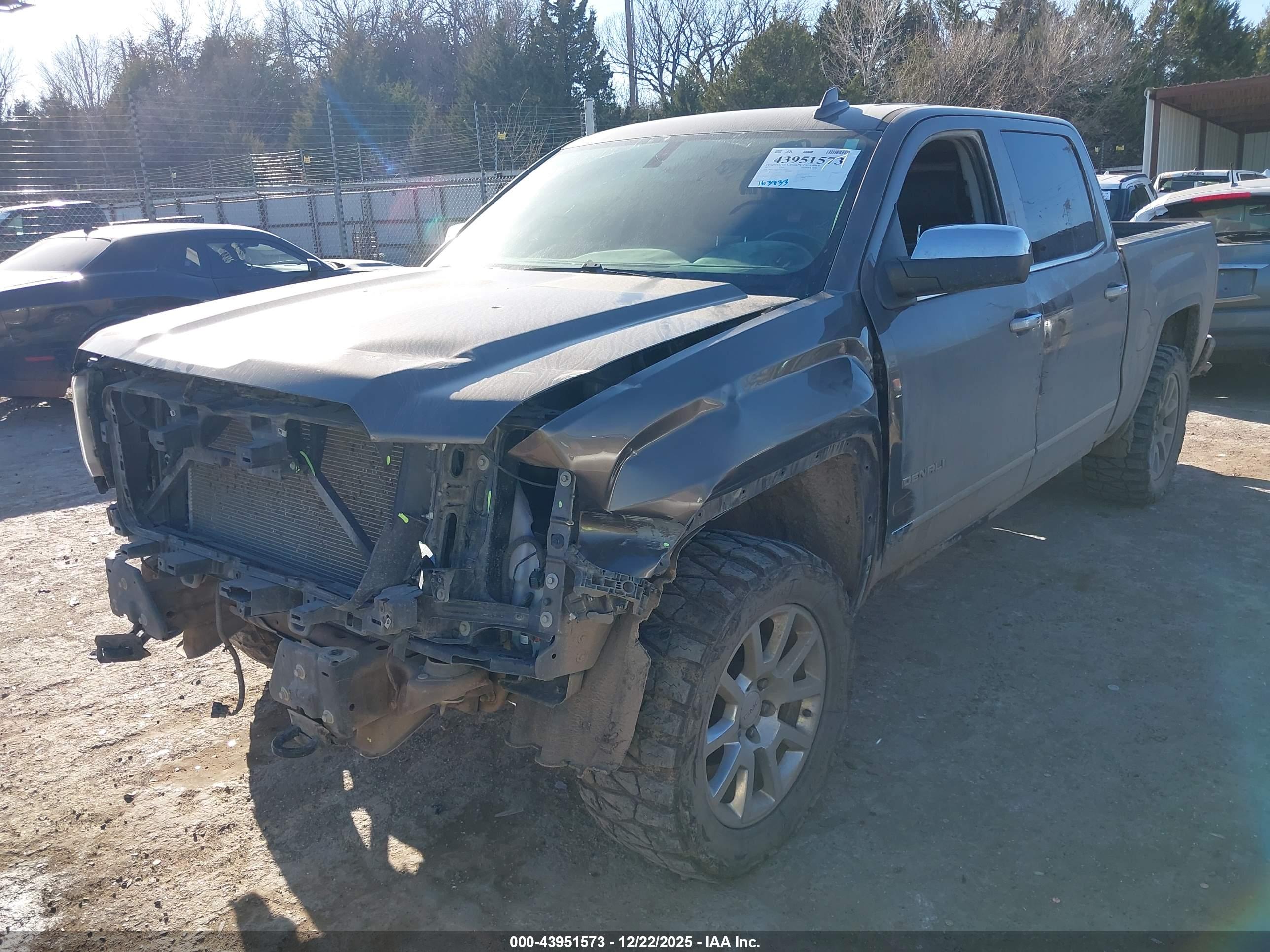 GMC SIERRA image 2