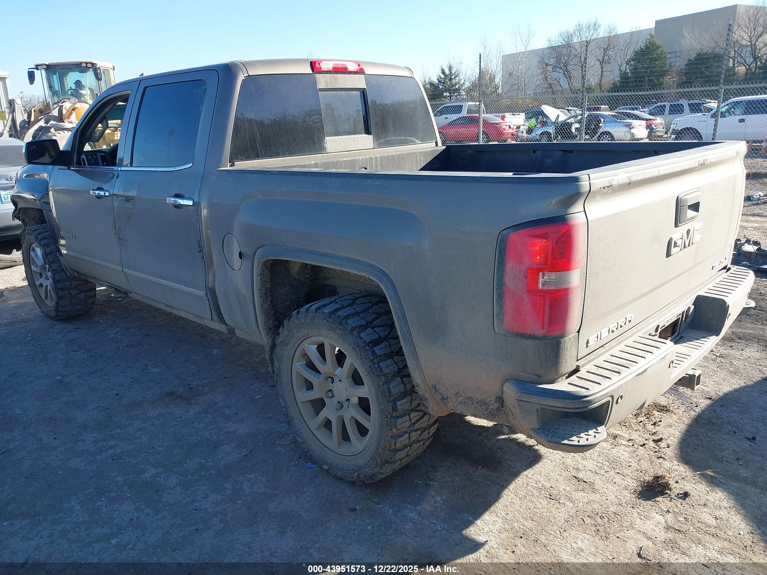 GMC SIERRA image 3