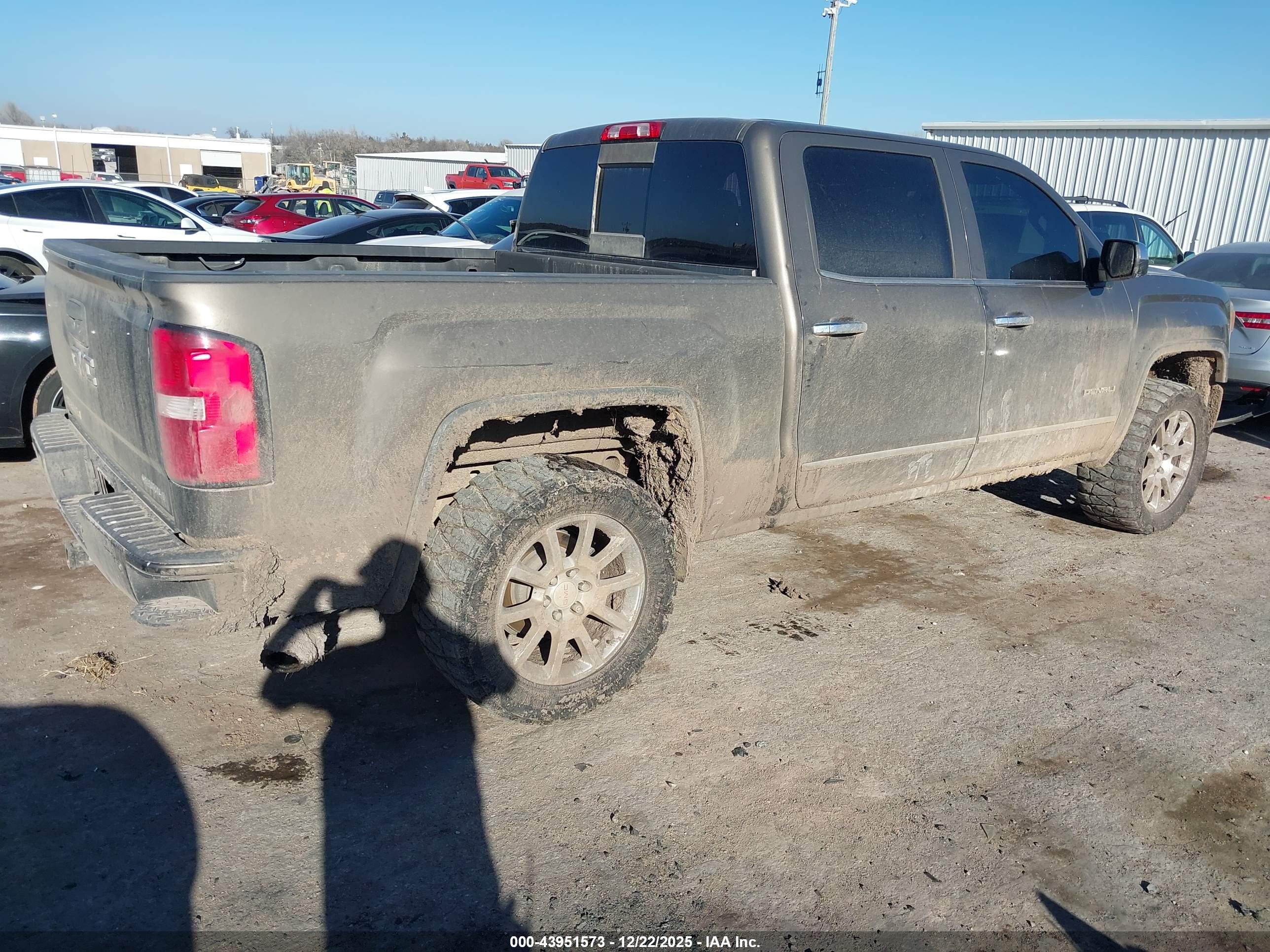 GMC SIERRA image 4