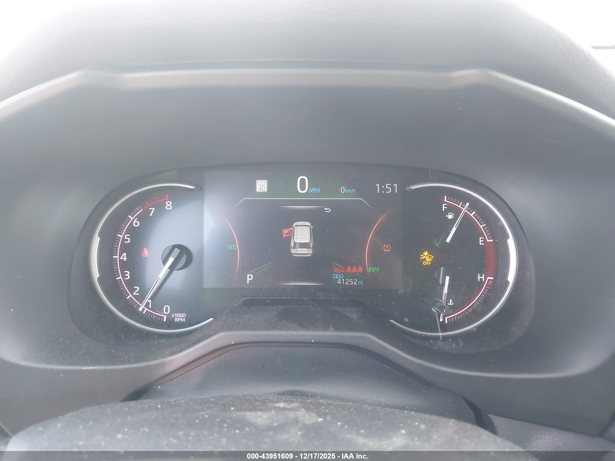 TOYOTA RAV4 image 7