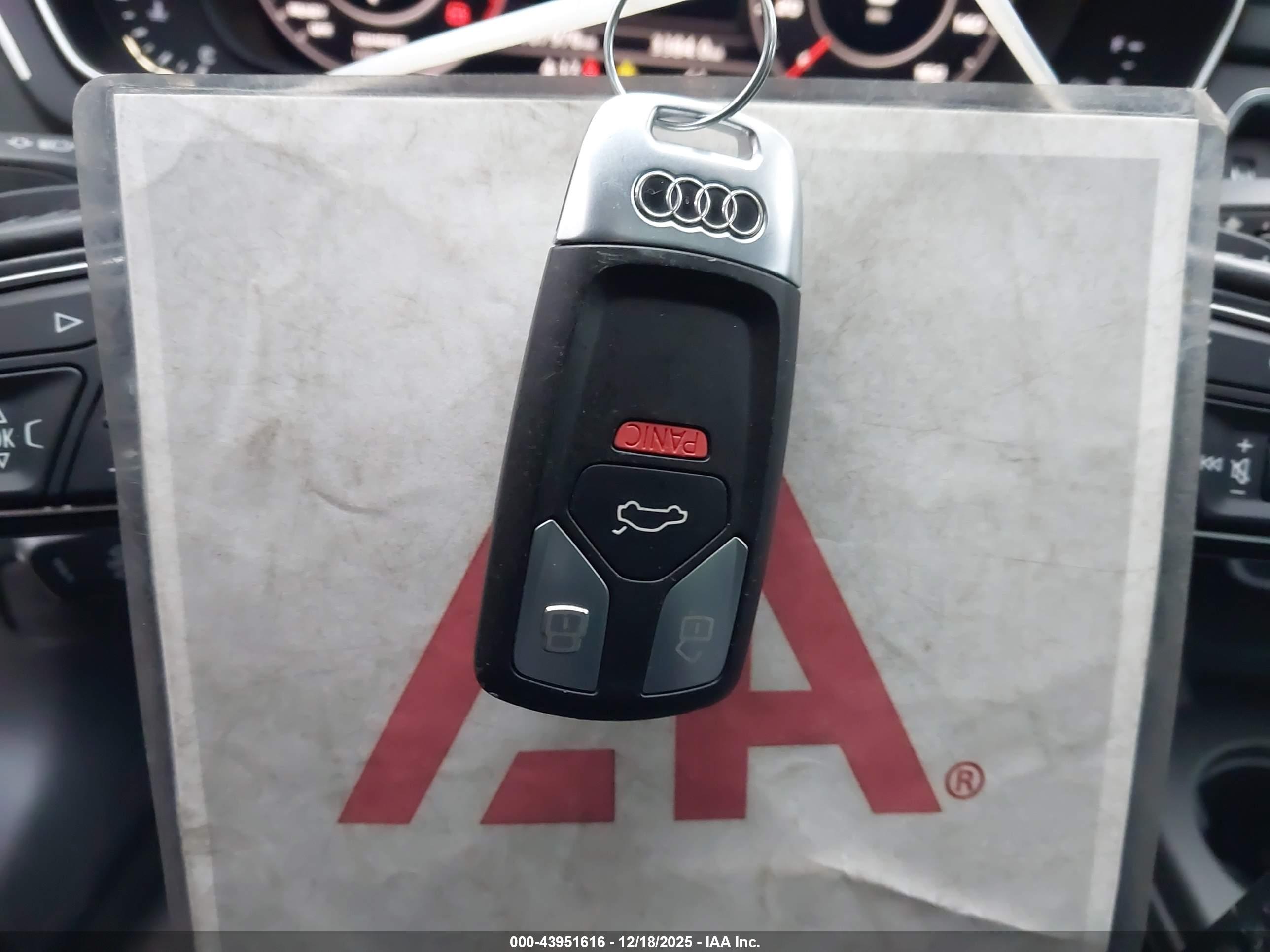 AUDI A4 image 11
