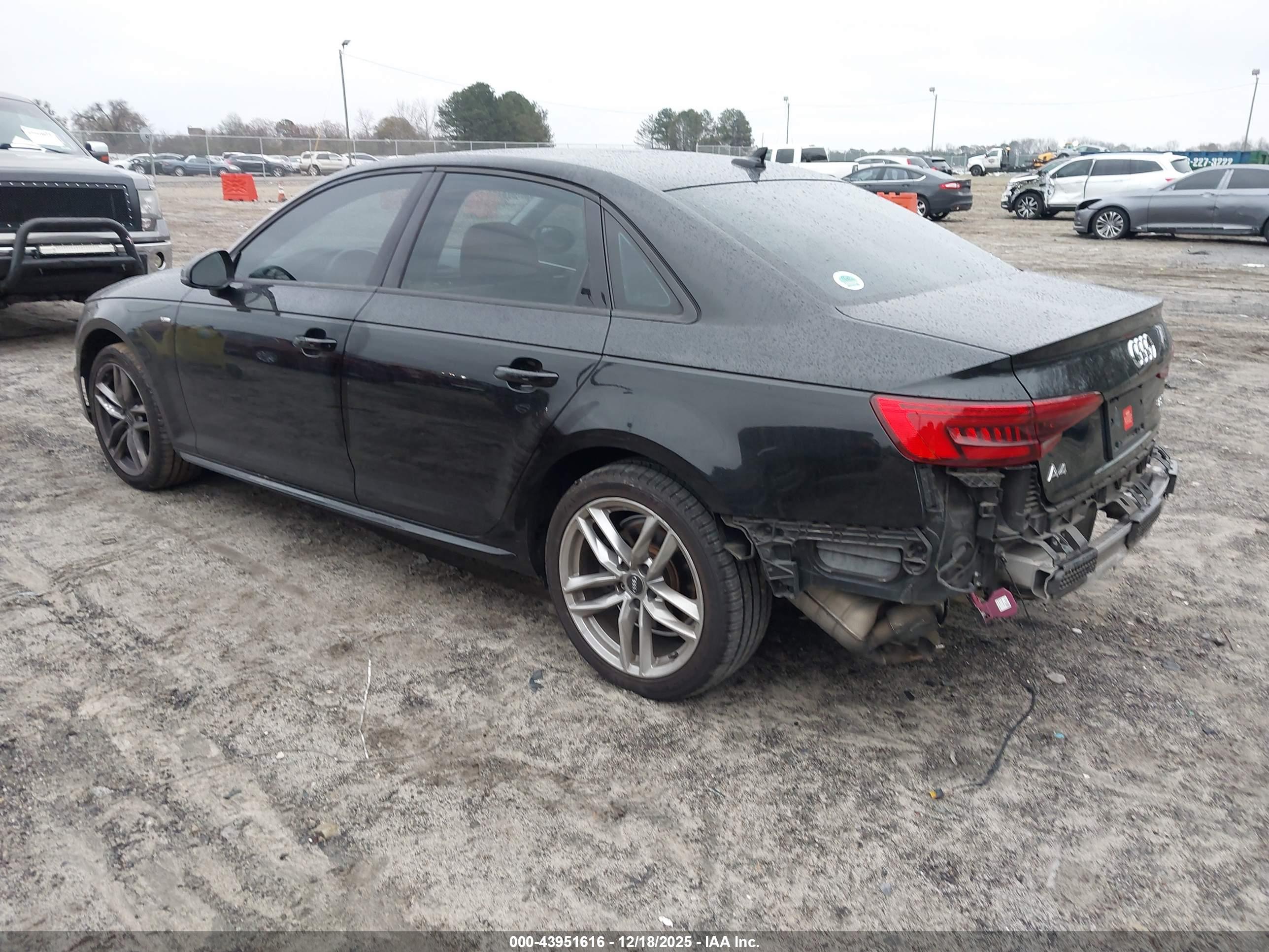 AUDI A4 image 3