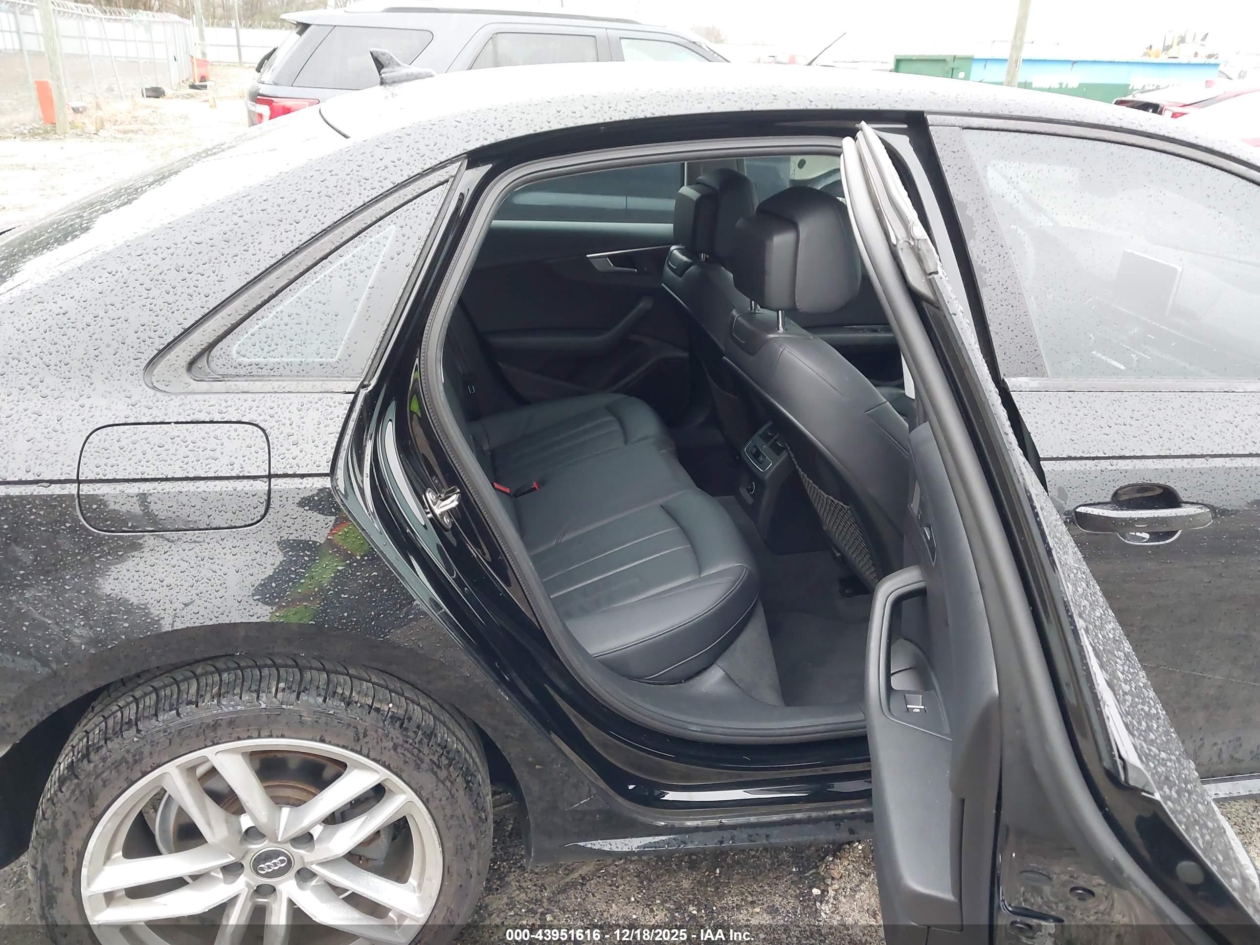 AUDI A4 image 8